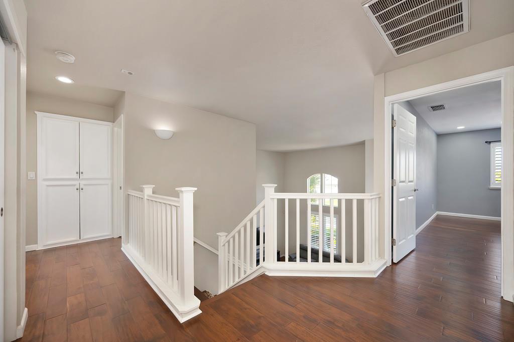Roseville, California, 95747, United States, 6 Bedrooms Bedrooms, ,4 BathroomsBathrooms,Residential,For Sale,1940337
