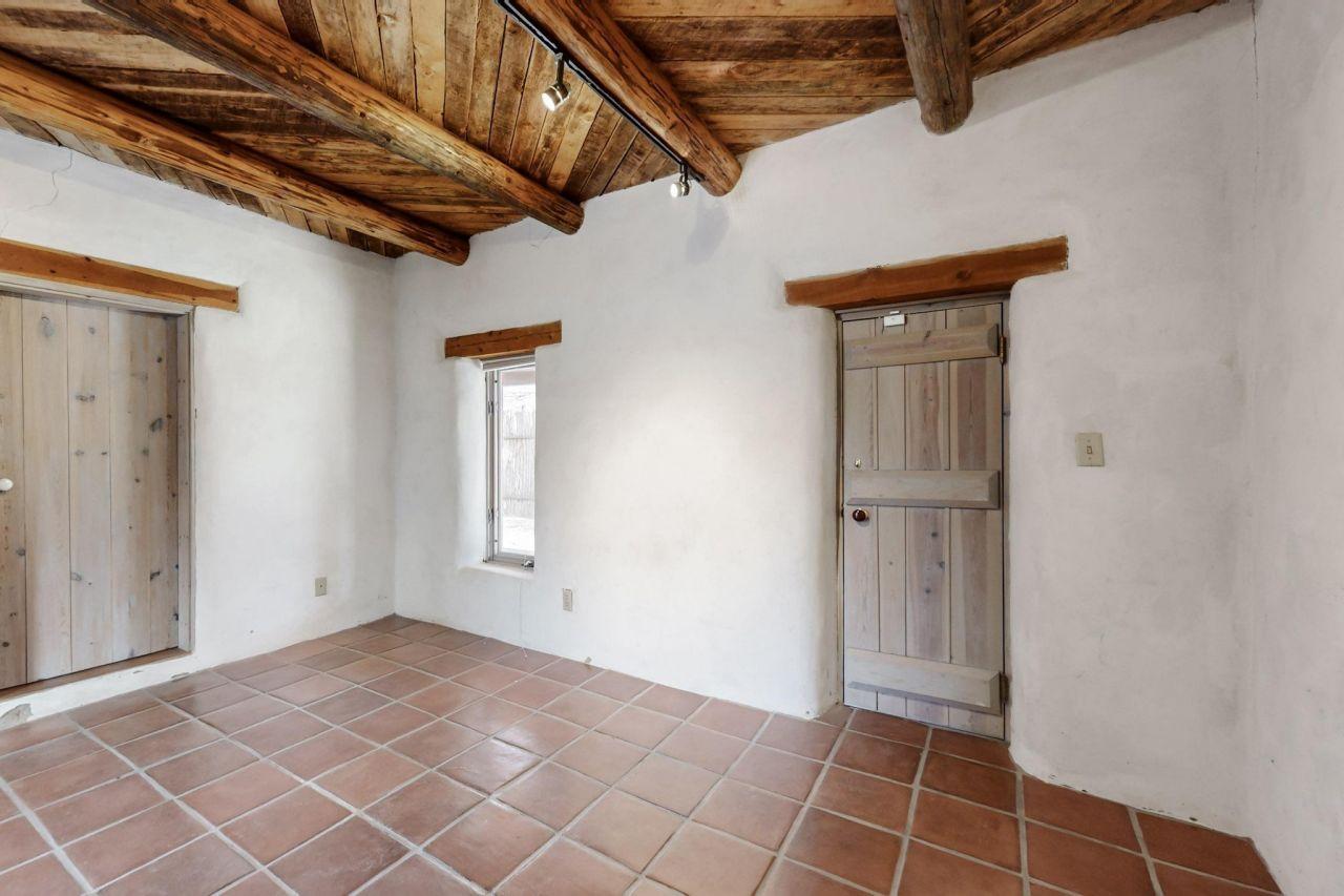 Espanola, New Mexico, 87532, United States, 5 Bedrooms Bedrooms, ,3 BathroomsBathrooms,Residential,For Sale,1762184