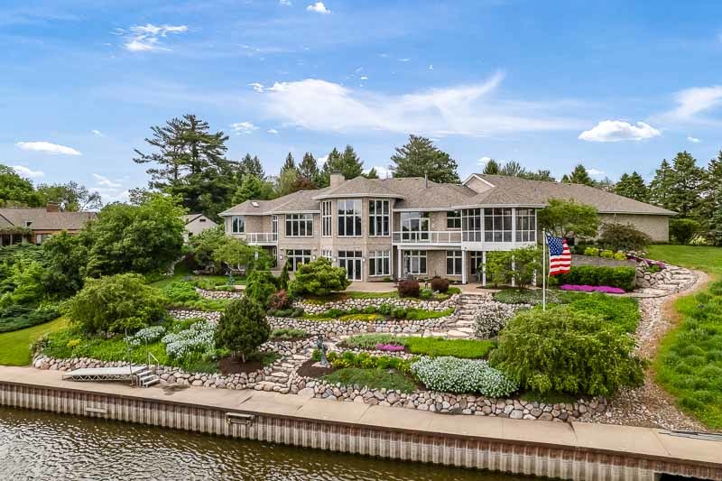 Machesney Park, Illinois, 61115, United States, 4 Bedrooms Bedrooms, ,5 BathroomsBathrooms,Residential,For Sale,2048172