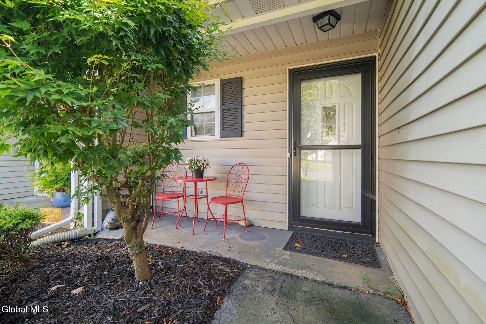 Marsdale Ct, Selkirk, NY 12158