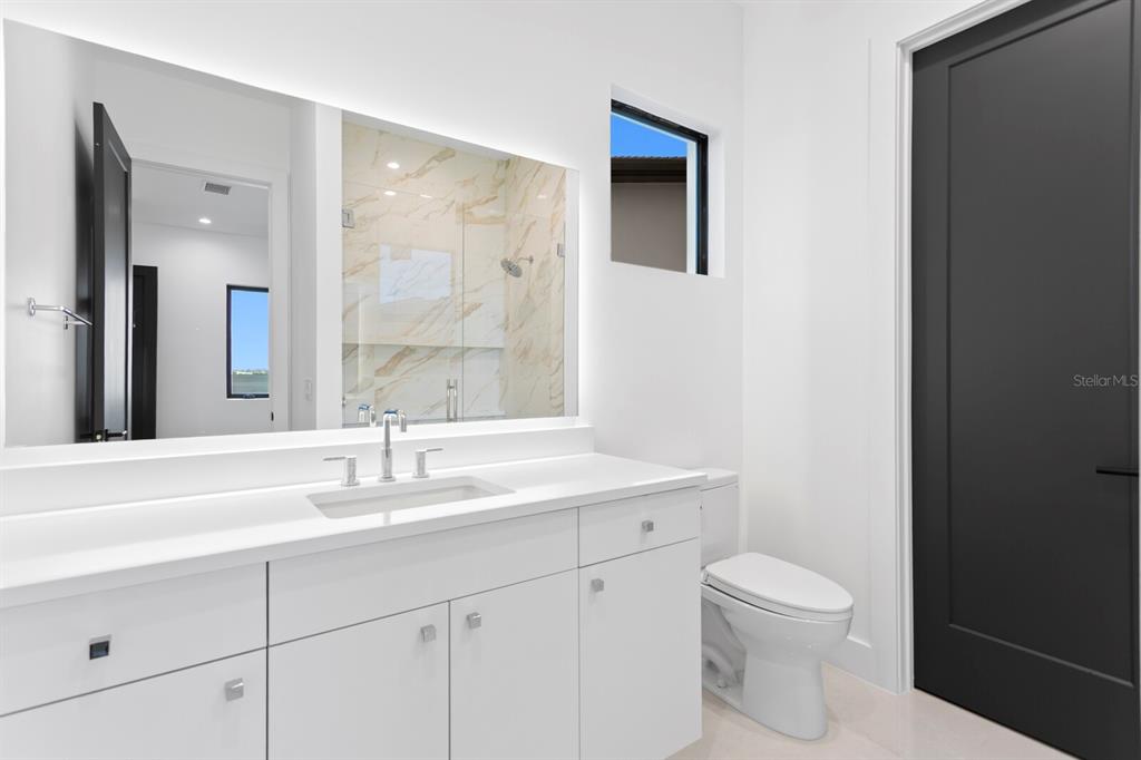 St Petersburg, Florida, 33703, United States, 5 Bedrooms Bedrooms, ,6 BathroomsBathrooms,Residential,For Sale,1856126