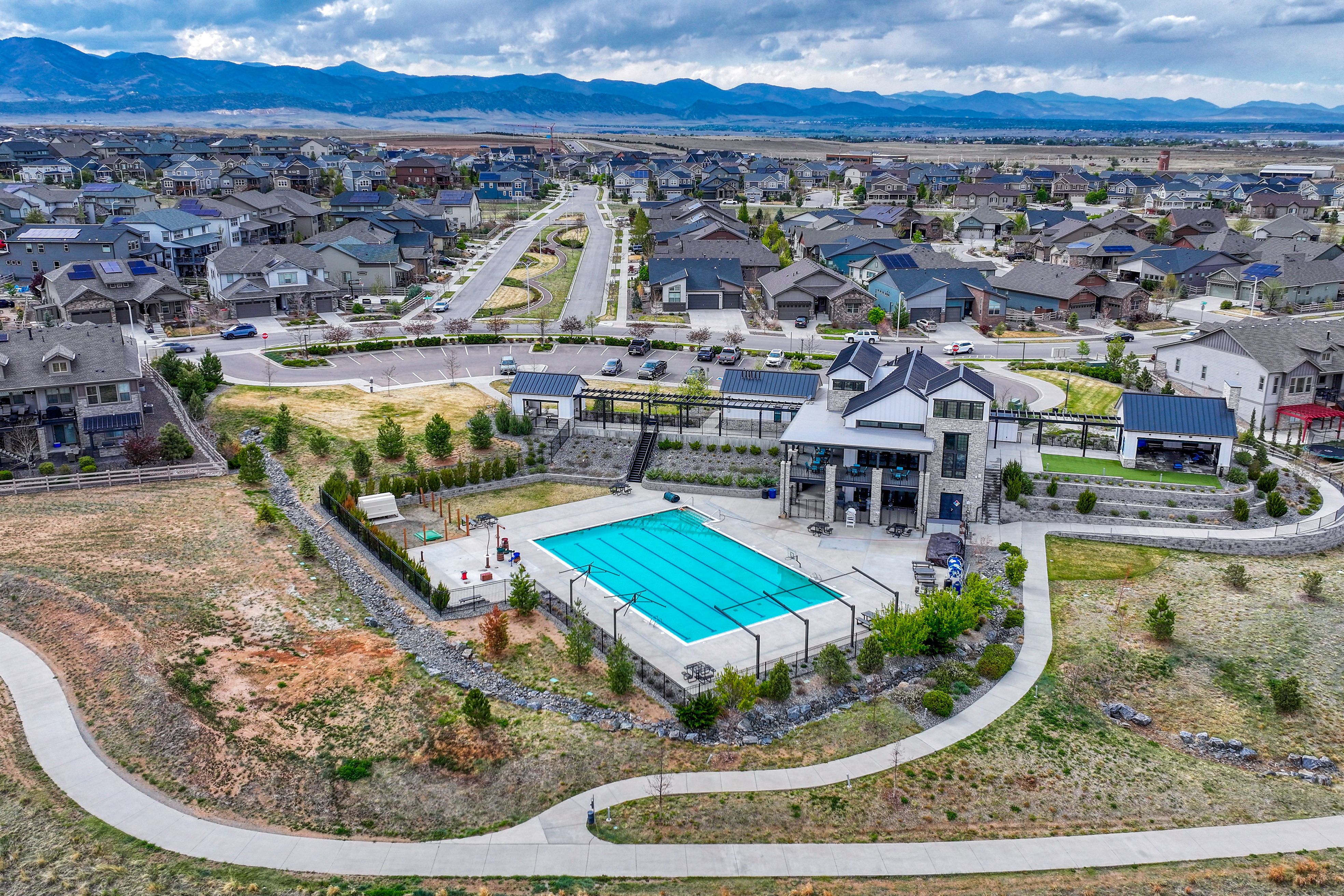  Urban Contemporary Home Tucked Into the Scenic Foothills of Sterling Ranch - 物件實景