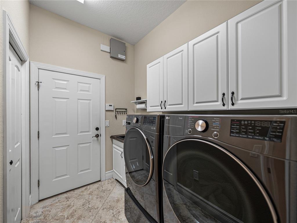 Parrish, Florida, 34219, United States, 4 Bedrooms Bedrooms, ,3 BathroomsBathrooms,Residential,For Sale,1960555