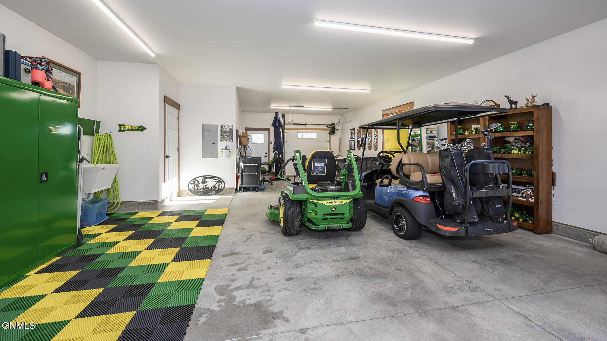 Bismarck, North Dakota, 58503, United States, 3 Bedrooms Bedrooms, ,3 BathroomsBathrooms,Residential,For Sale,1995468