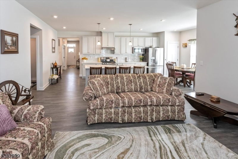 Mansfield Twp., New Jersey, 07865, United States, 2 Bedrooms Bedrooms, ,2 BathroomsBathrooms,Residential,For Sale,1938637