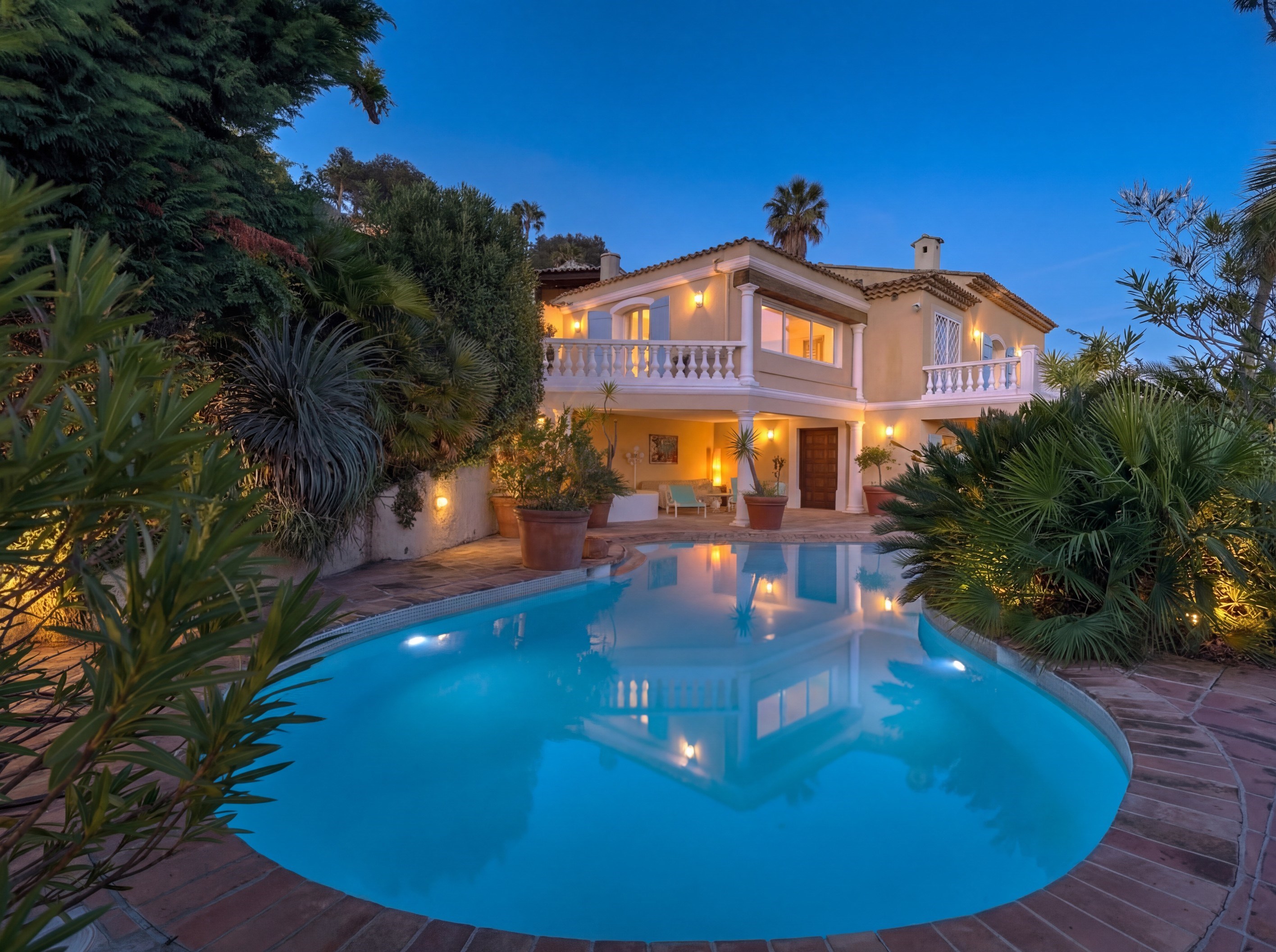  Cannes villa with panoramic sea views over the Bay and Lérins Islands in secure… - 物件實景