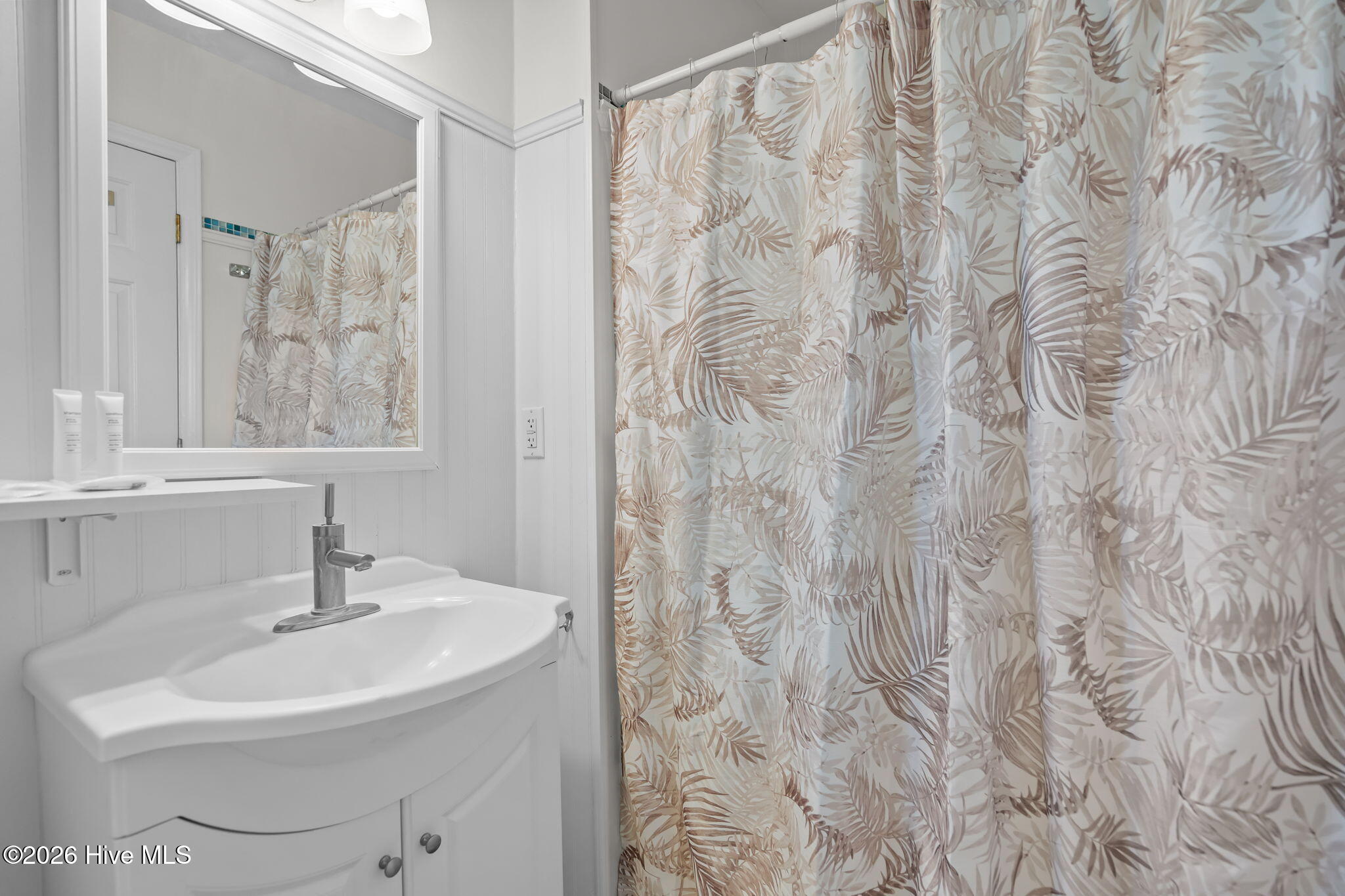 Carolina Beach, North Carolina, 28428, United States, 2 Bedrooms Bedrooms, ,2 BathroomsBathrooms,Residential,For Sale,2010821