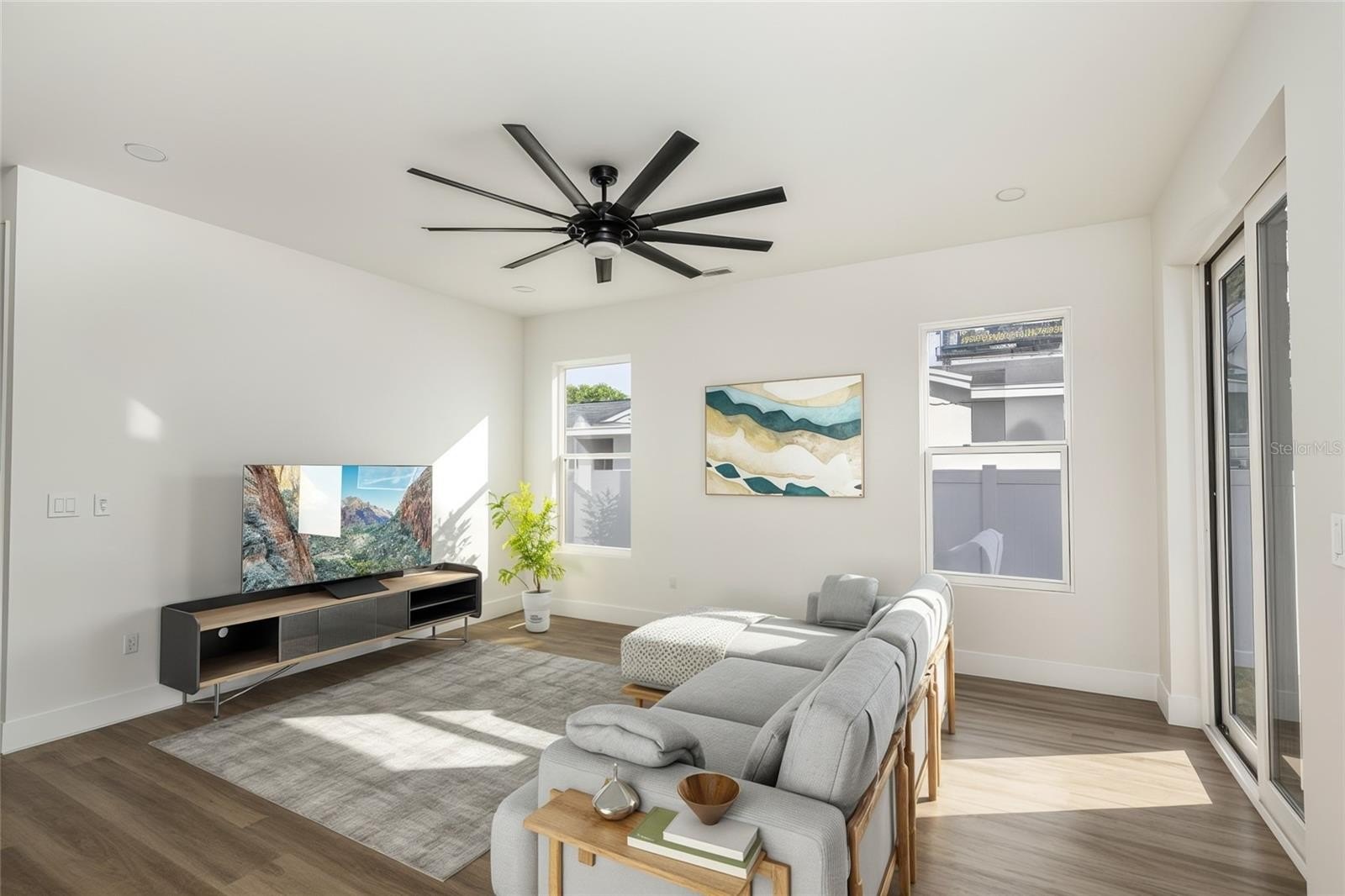 TAMPA, Florida, 33607, United States, 5 Bedrooms Bedrooms, ,3 BathroomsBathrooms,Residential,For Sale,1976051