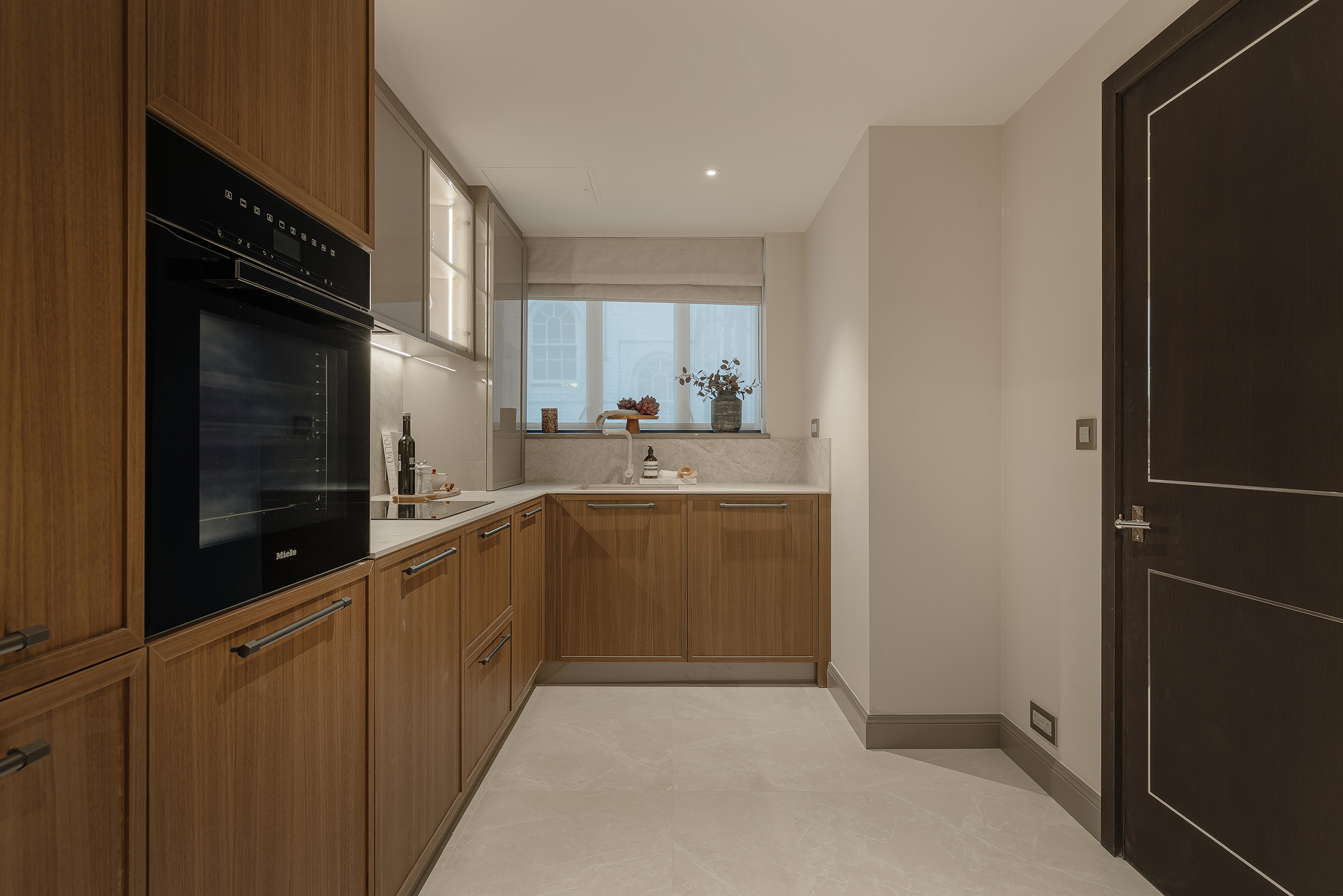  Turnkey Three-Bedroom Apartment in Mayfair - 物件實景