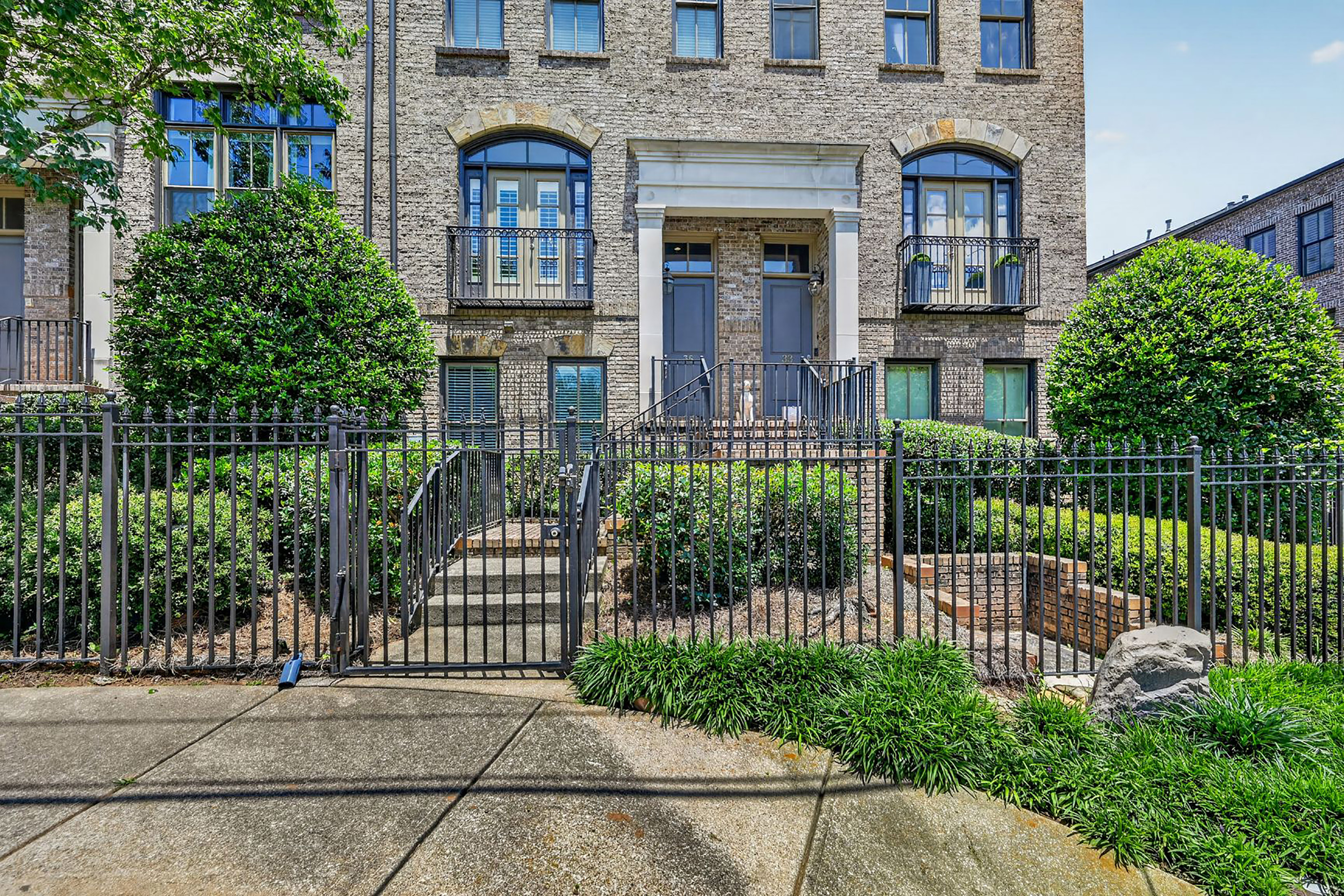  Exquisite Townhome in the Coveted Brownstones at Habersham - 物件實景