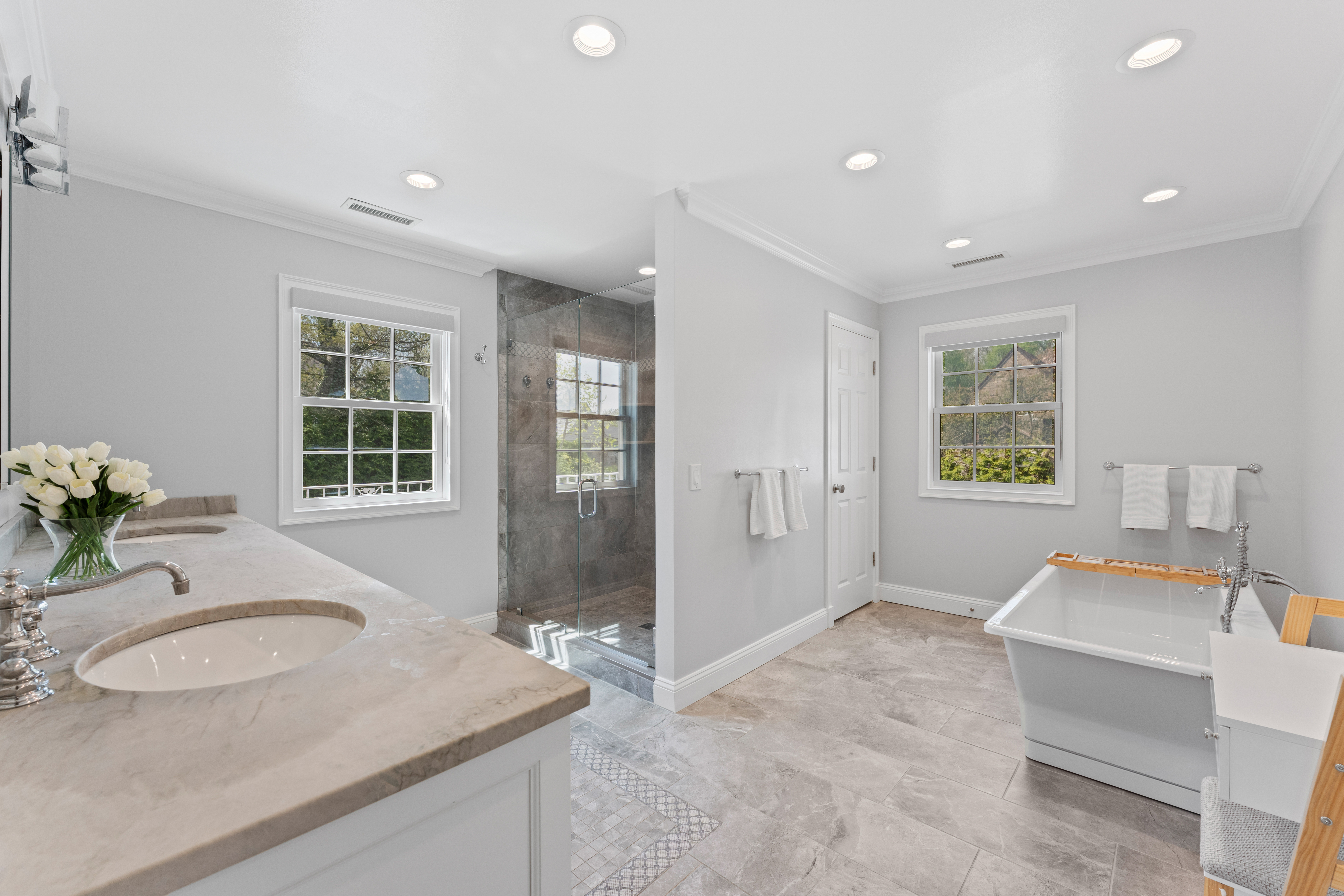  Offering timeless design, refined finishes, and exceptional comfort. - 物件實景