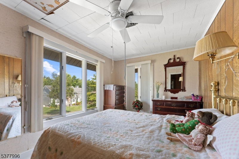 Garwood Boro, New Jersey, 07027, United States, 4 Bedrooms Bedrooms, ,2 BathroomsBathrooms,Residential,For Sale,1918141