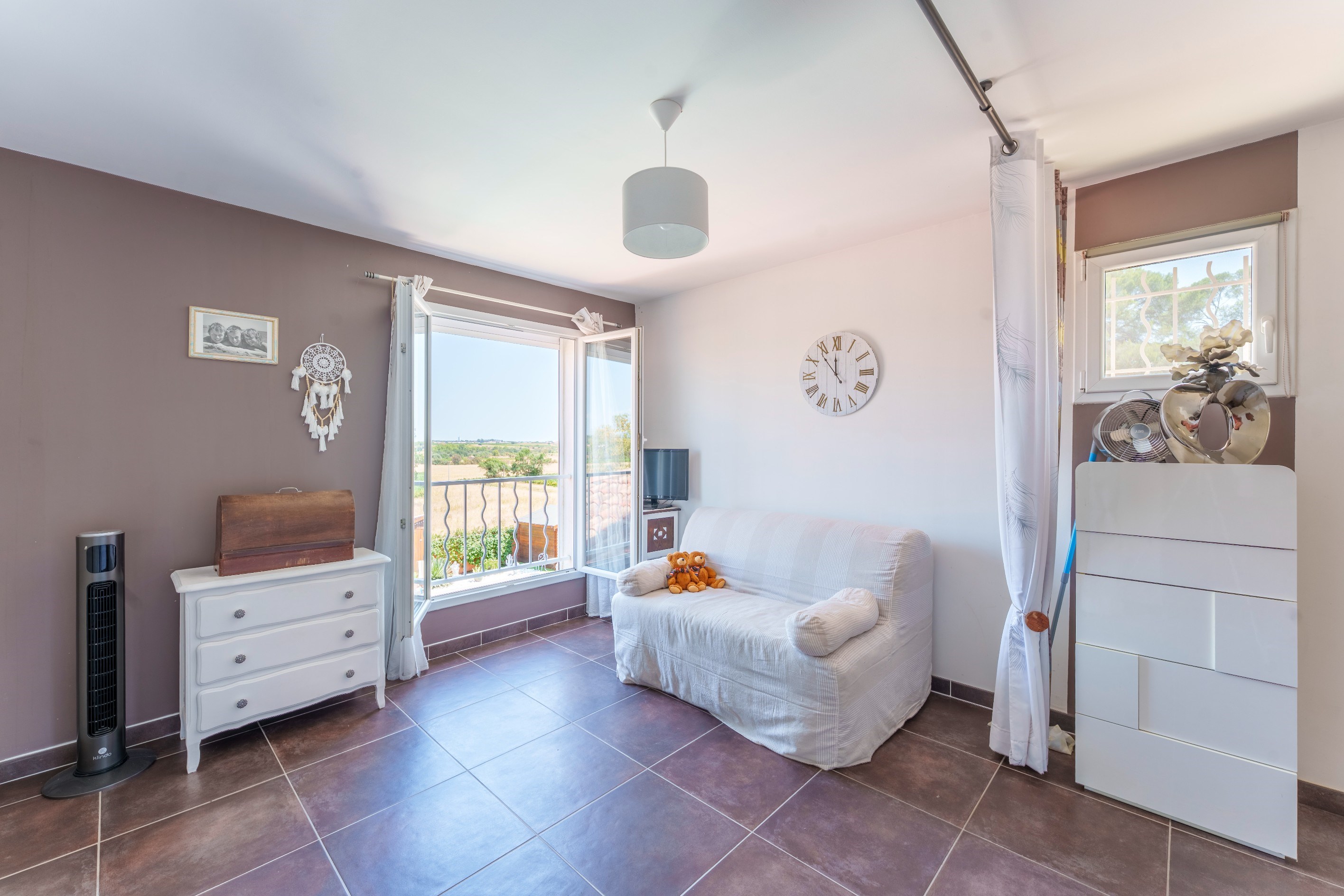  LIGHT-FILLED VILLA WITH POOL AND VINEYARD VIEWS - 物件實景