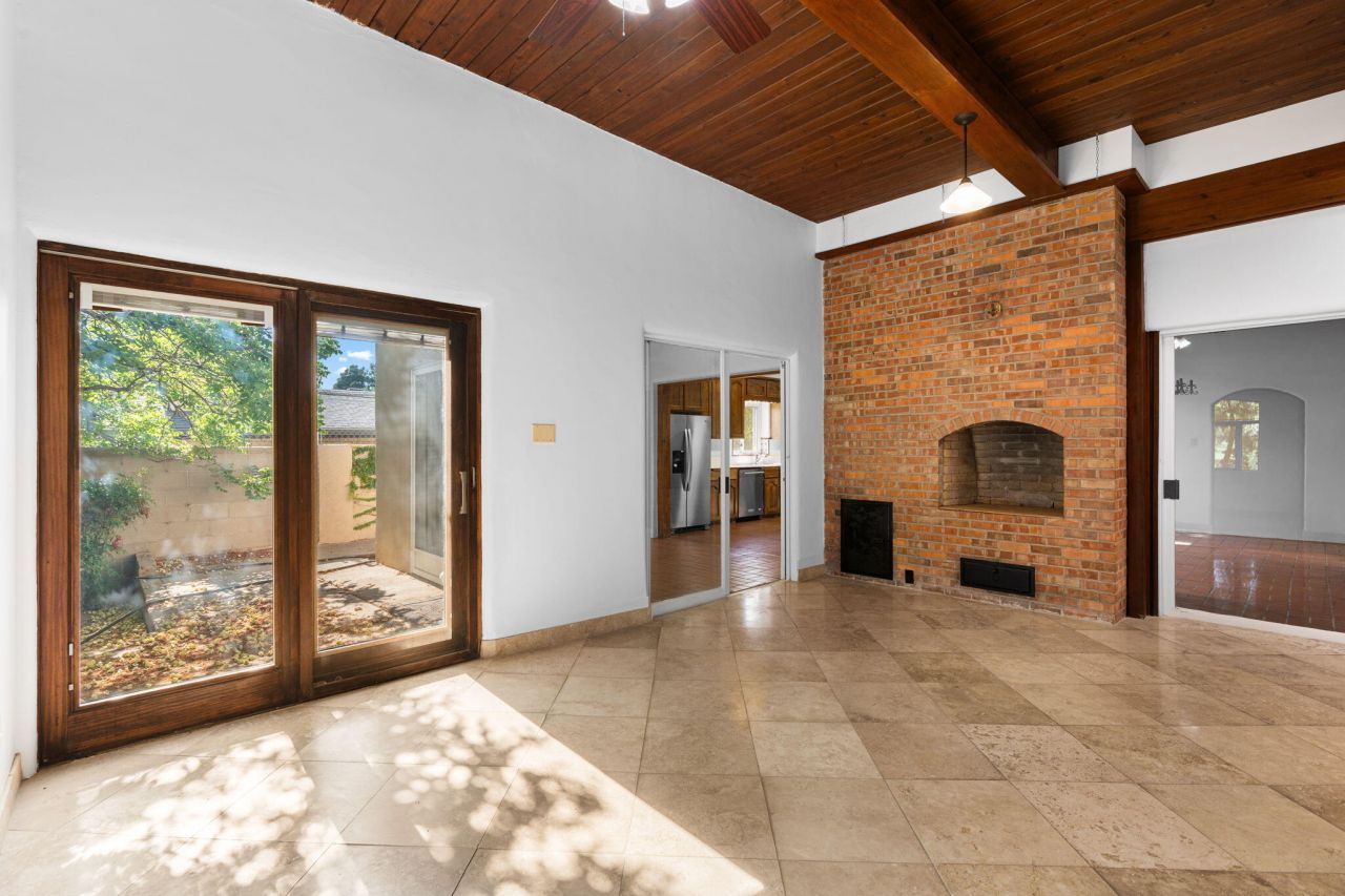 Albuquerque, New Mexico, 87106, United States, 4 Bedrooms Bedrooms, ,5 BathroomsBathrooms,Residential,For Sale,1896146