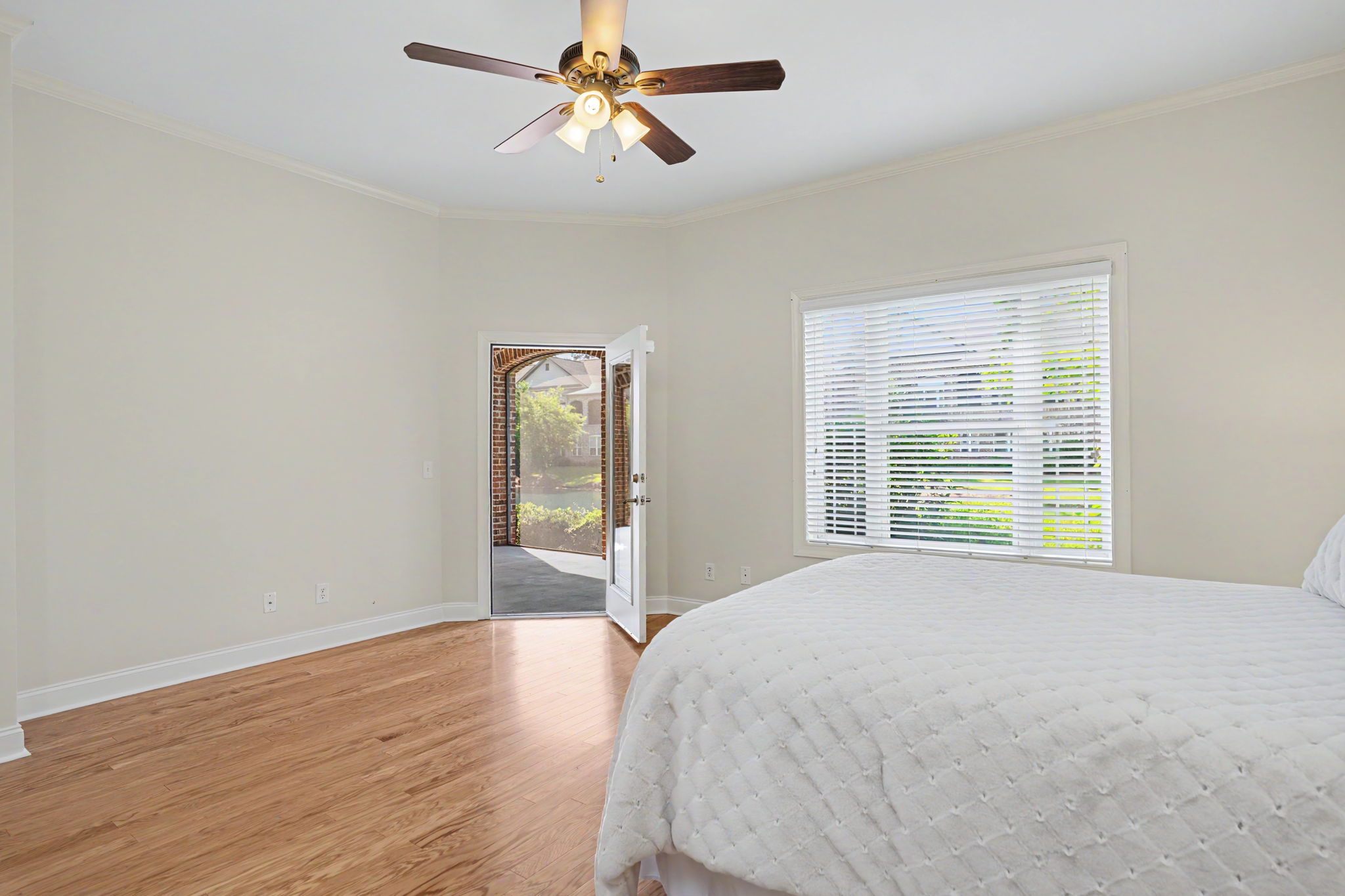  1201 River Oaks Drive, Richmond Hill - 物件實景