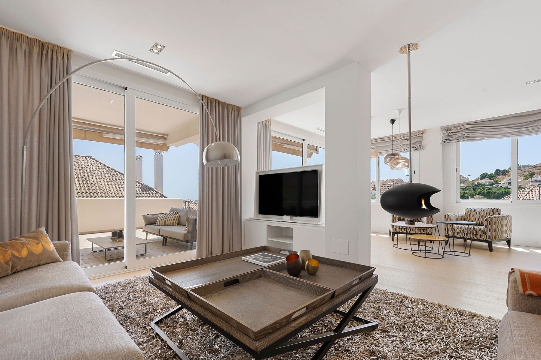  South-Facing duplex apartment with sea views in Nueva Andalucía - 物件實景