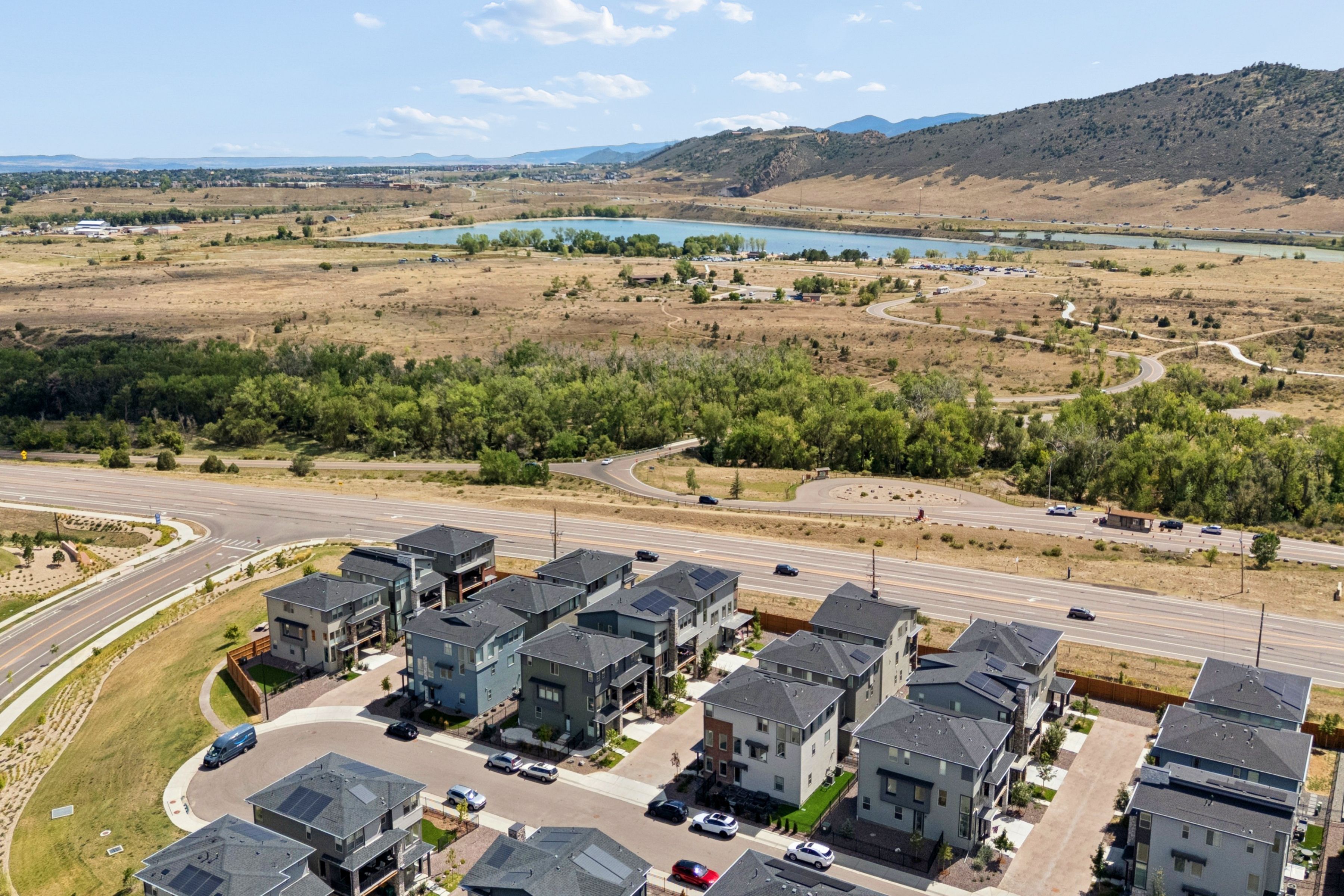  Elevated Colorado Living with 180° Mountain & Reservoir Views - 物件實景