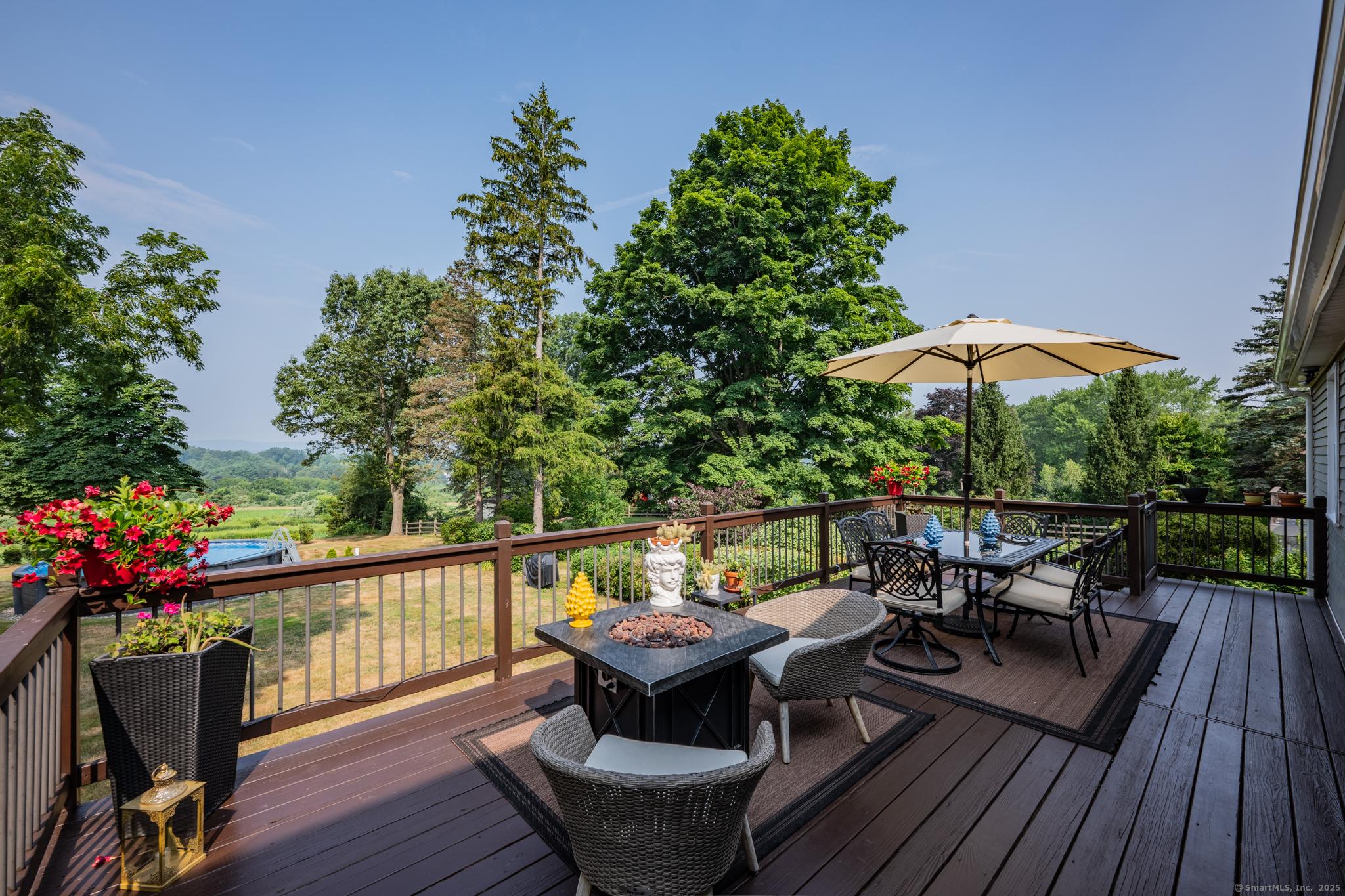 Middletown, Connecticut, 06457, United States, 4 Bedrooms Bedrooms, ,2 BathroomsBathrooms,Residential,For Sale,1920359