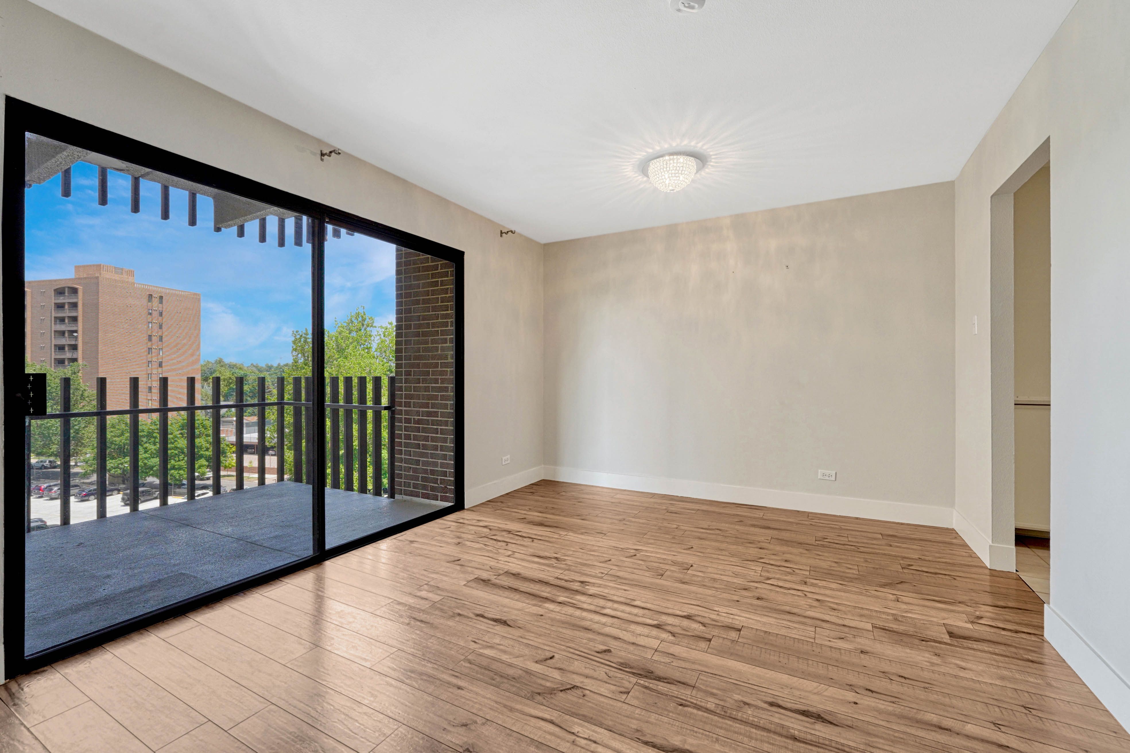  Contemporary Condo Perched on 7th Floor Above Washington Park - 物件實景