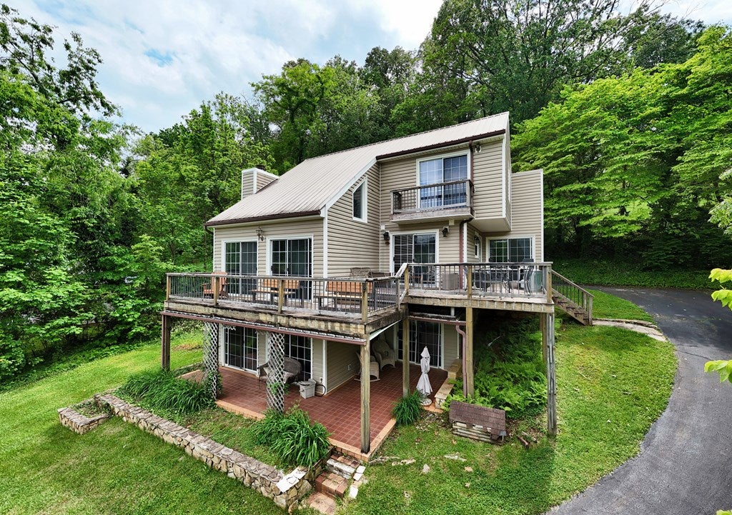 Hayesville, North Carolina, 28904, United States, 3 Bedrooms Bedrooms, ,3 BathroomsBathrooms,Residential,For Sale,1862322