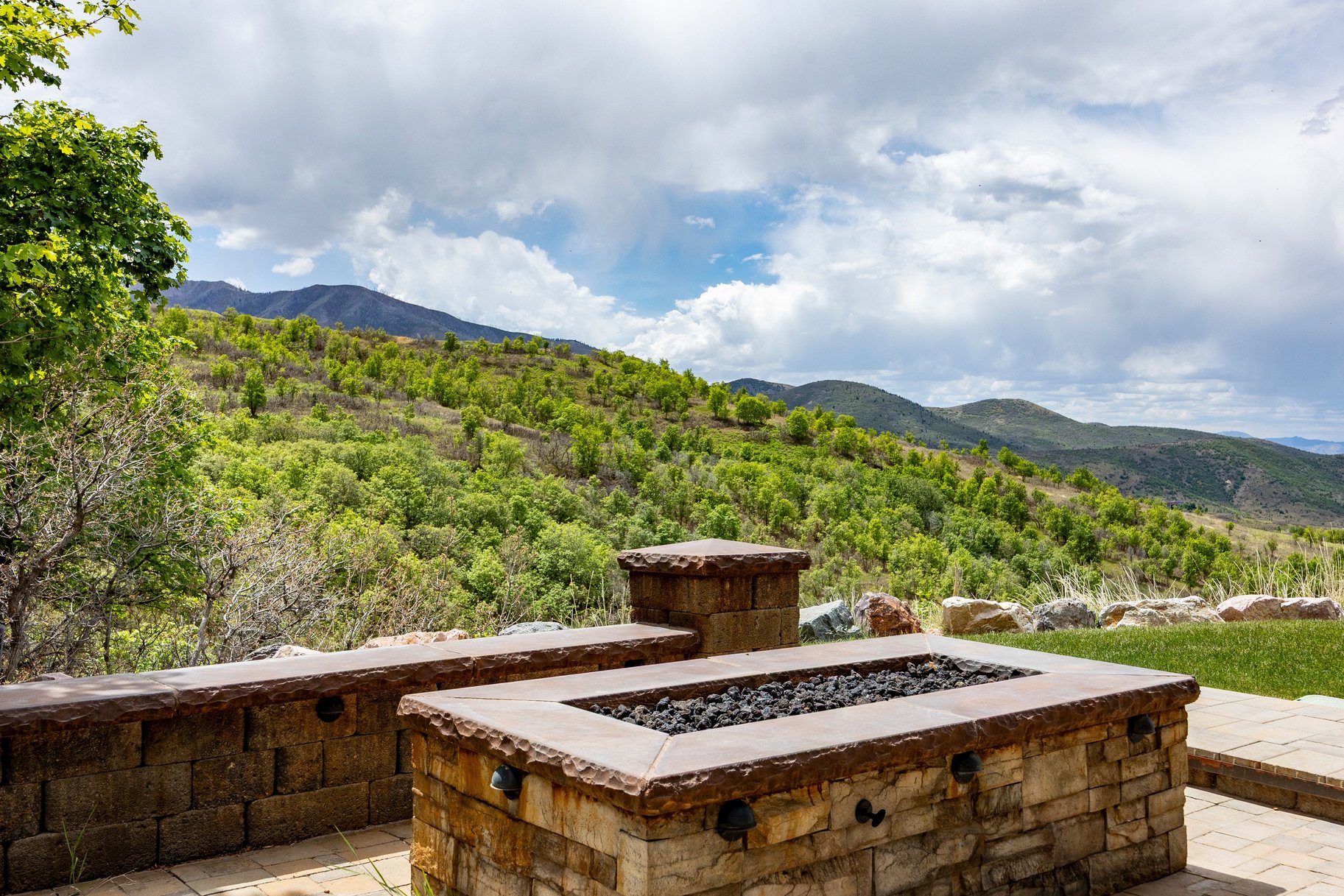  Mountain Contemporary Masterpiece with Panoramic Summit Creek Views - 物件實景