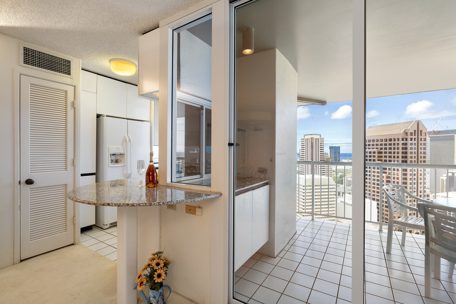 Honolulu, Hawaii, 96817, United States, 2 Bedrooms Bedrooms, ,2 BathroomsBathrooms,Residential,For Sale,1921275