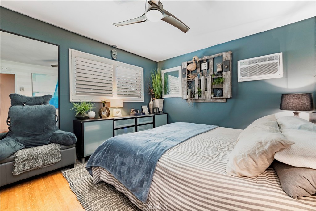 Long Beach, California, 90814, United States, 2 Bedrooms Bedrooms, ,2 BathroomsBathrooms,Residential,For Sale,1919883
