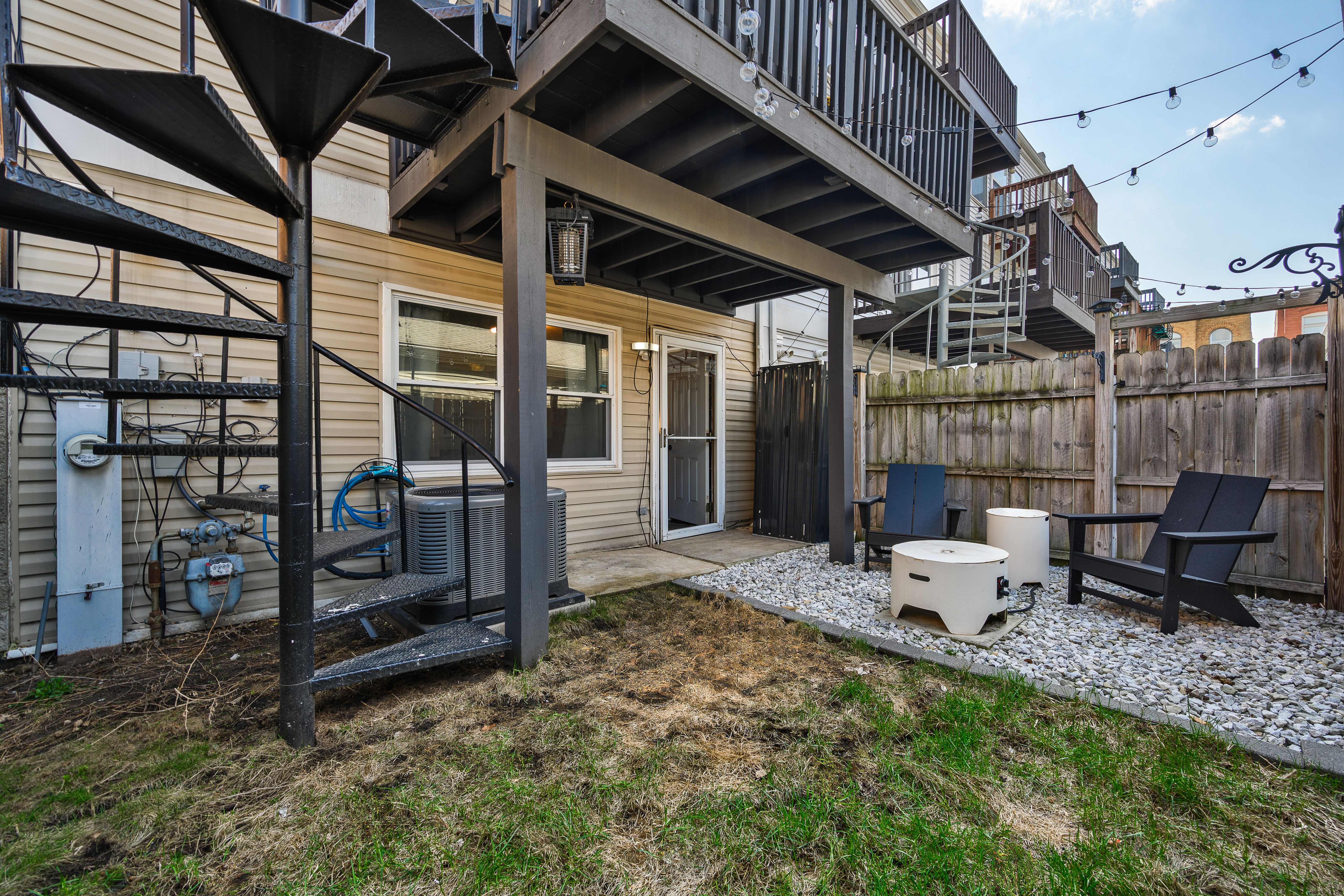  Incredible Opportunity in Canaryville Bridgeport - 物件實景