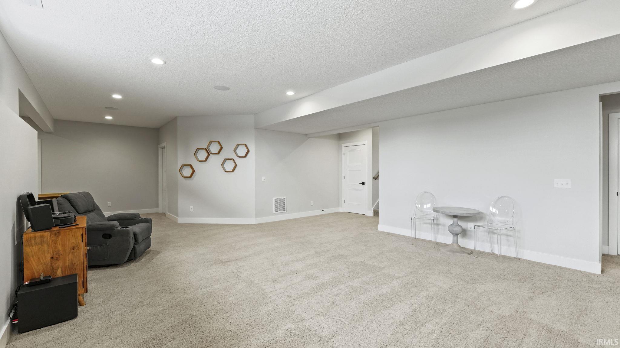 Fort Wayne, Indiana, 46814, United States, 5 Bedrooms Bedrooms, ,5 BathroomsBathrooms,Residential,For Sale,1988625