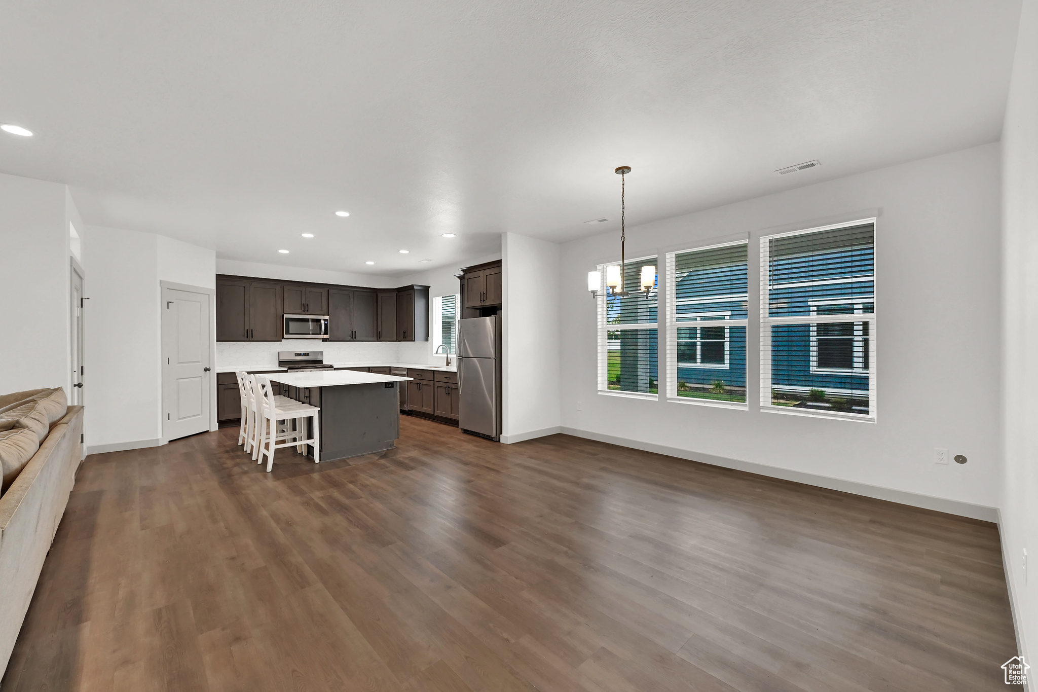 West Haven, Utah, 84401, United States, 3 Bedrooms Bedrooms, ,2 BathroomsBathrooms,Residential,For Sale,1925737
