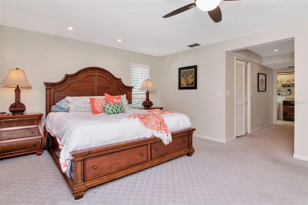 Clearwater, Florida, 33761, United States, 5 Bedrooms Bedrooms, ,3 BathroomsBathrooms,Residential,For Sale,1991990