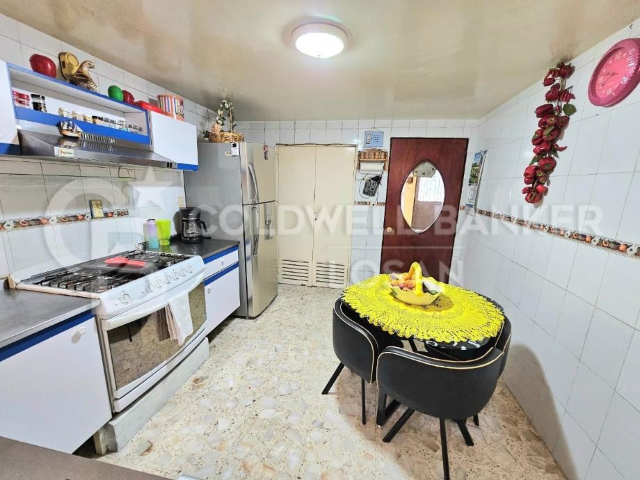 Hacienda de Malpaso, Naucalpan de Juárez, Estado de méxico, 53300, Mexico, 4 Bedrooms Bedrooms, ,3 BathroomsBathrooms,Residential,For Sale,Hacienda de Malpaso,1556666