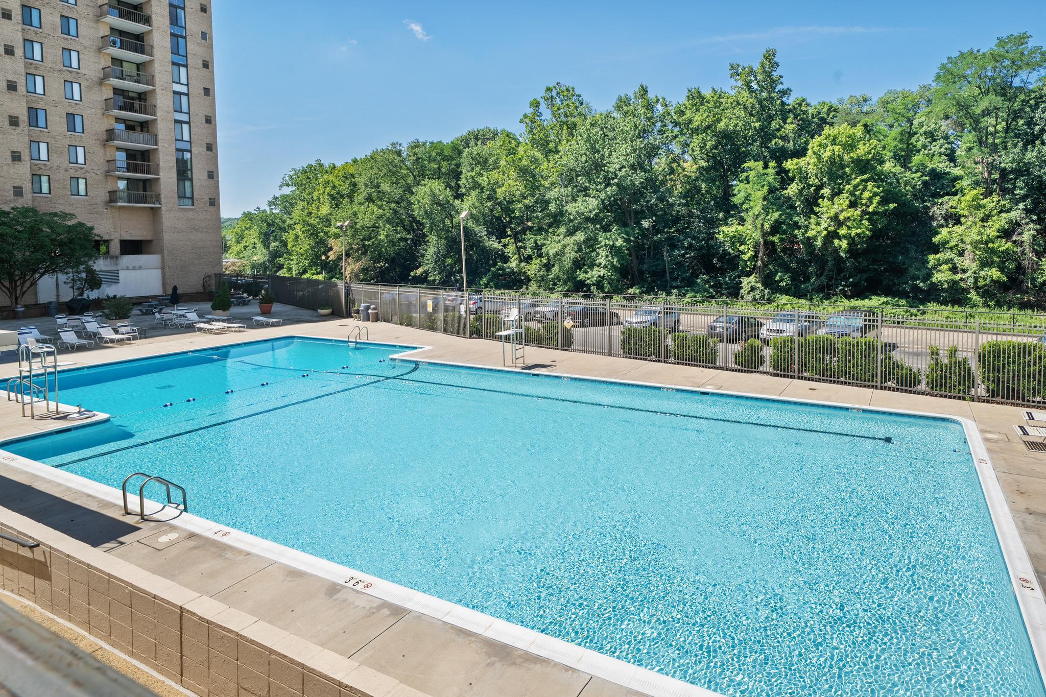  4600 S Four Mile Run Drive, Arlington, VA, 22204 - 物件實景
