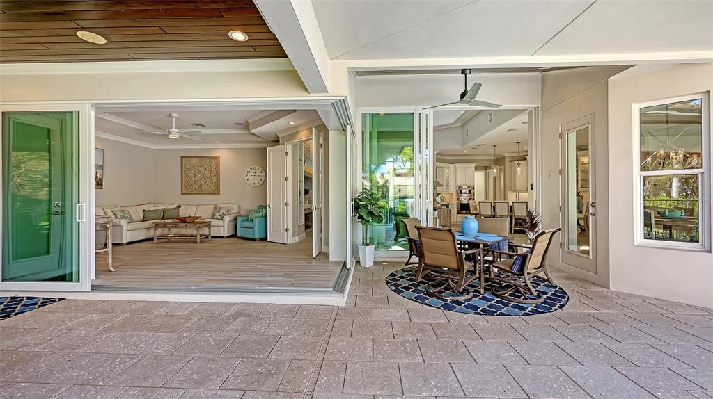 Sarasota, Florida, 34236, United States, 3 Bedrooms Bedrooms, ,4 BathroomsBathrooms,Residential,For Sale,1987814