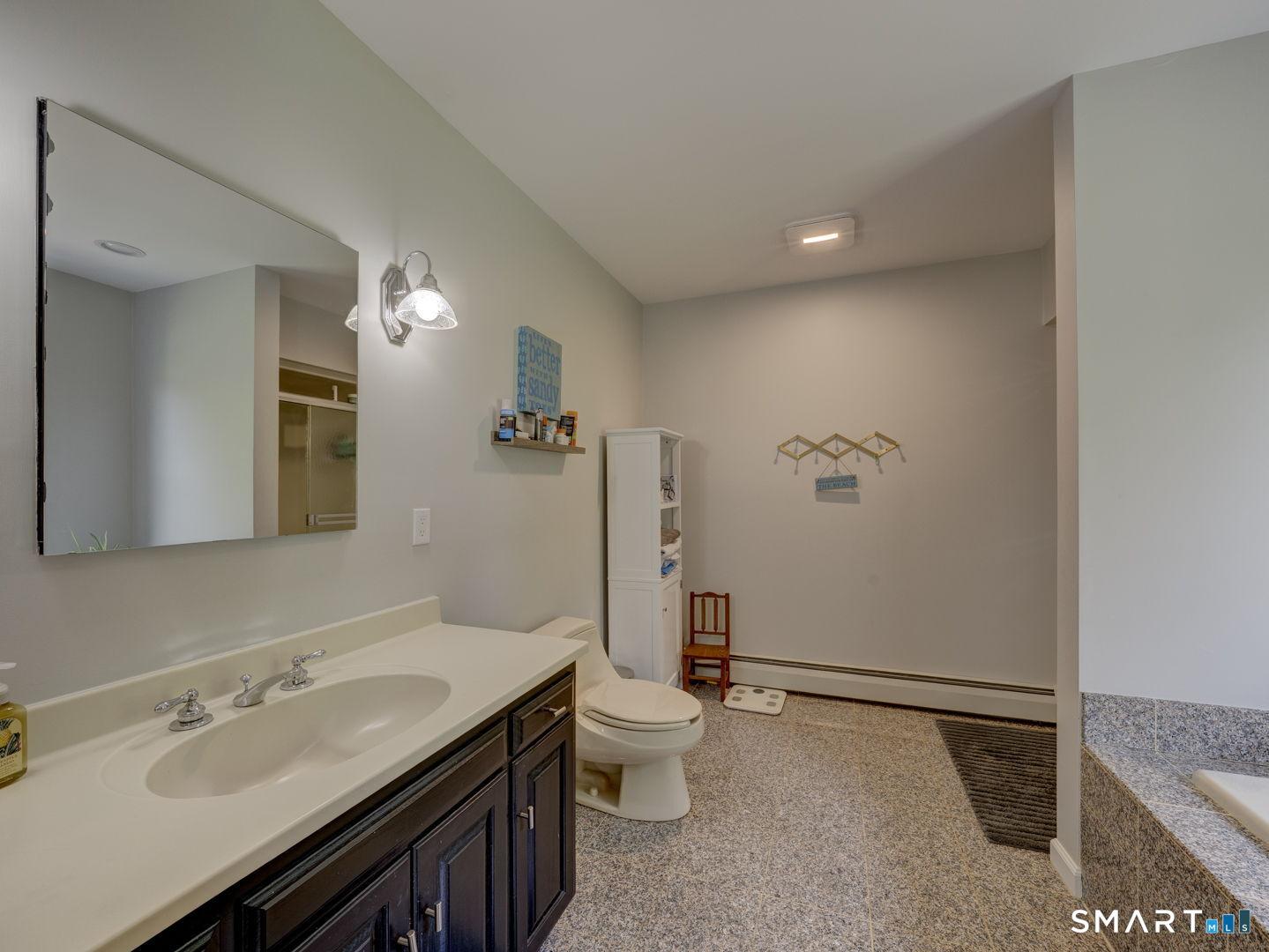 Wethersfield, Connecticut, 06109, United States, 3 Bedrooms Bedrooms, ,4 BathroomsBathrooms,Residential,For Sale,2048104