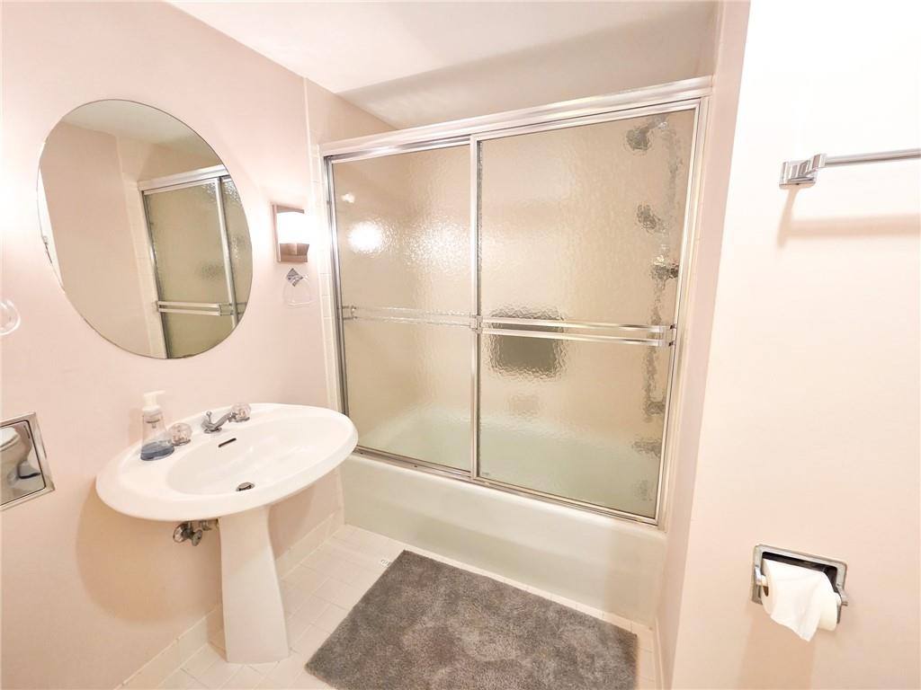 Vero Beach, Florida, 32963, United States, 2 Bedrooms Bedrooms, ,2 BathroomsBathrooms,Residential,For Sale,1977499