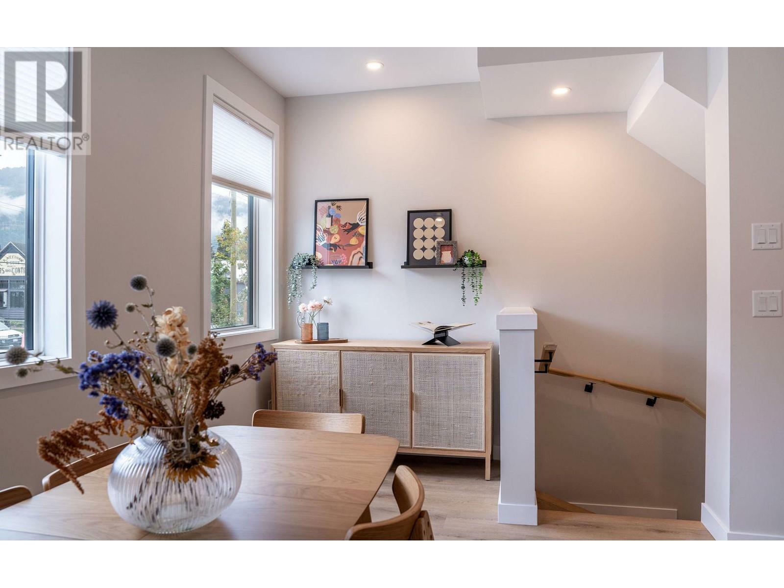 REVELSTOKE, British Columbia, V0E 2S0, CA, 3 Bedrooms Bedrooms, ,3 BathroomsBathrooms,Residential,For Sale,1839085