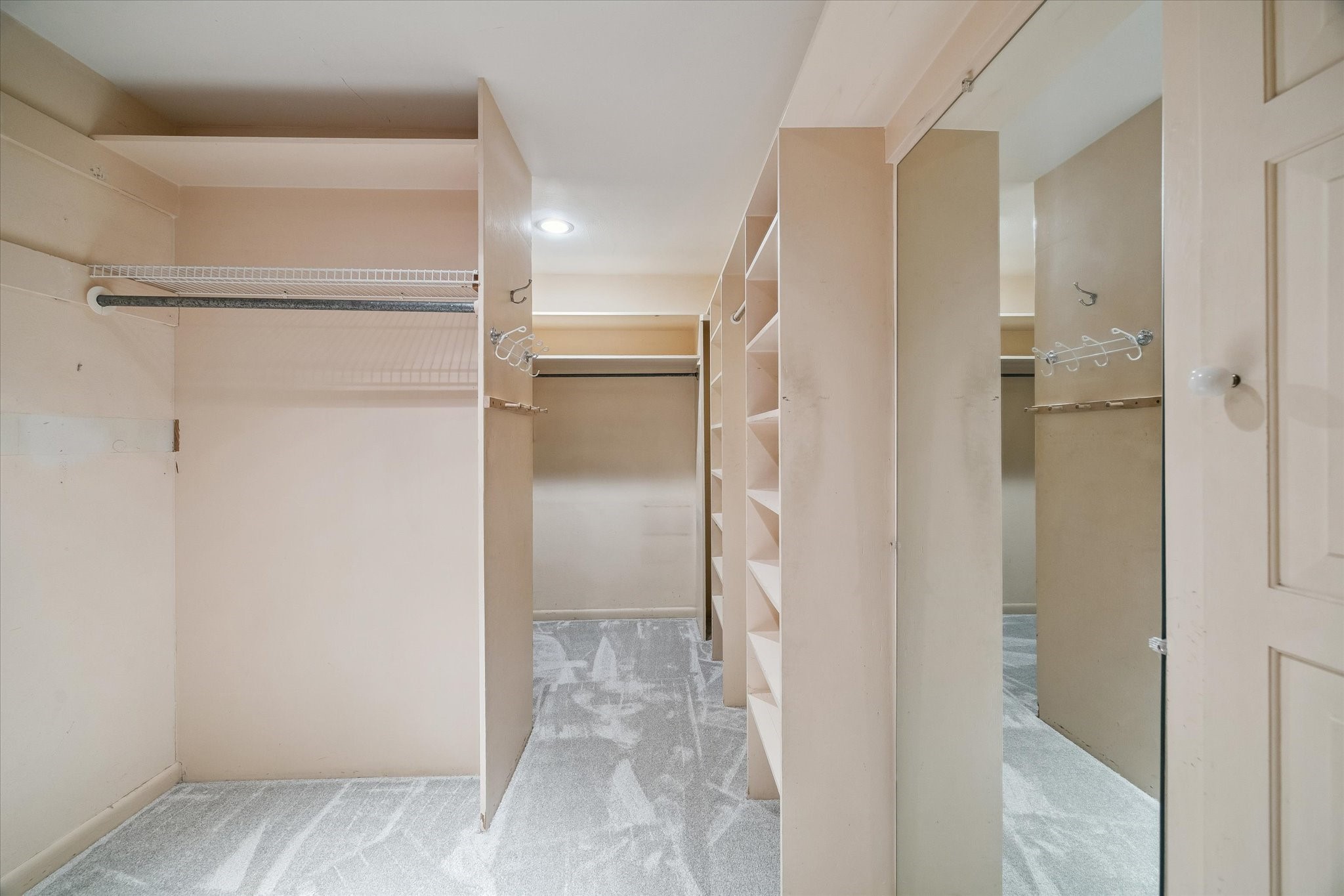  2126 Chimney Rock Road - 物件實景