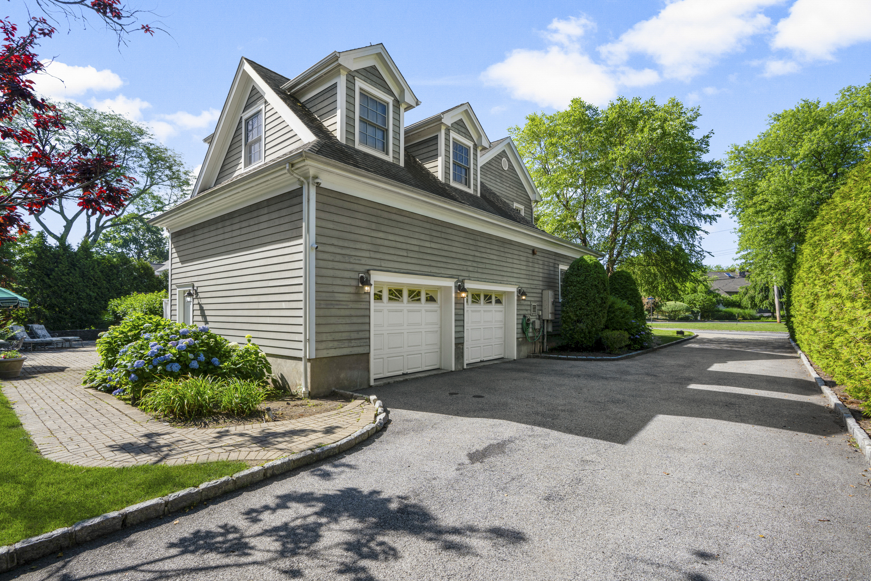  Elegant Larchmont Colonial - 物件實景
