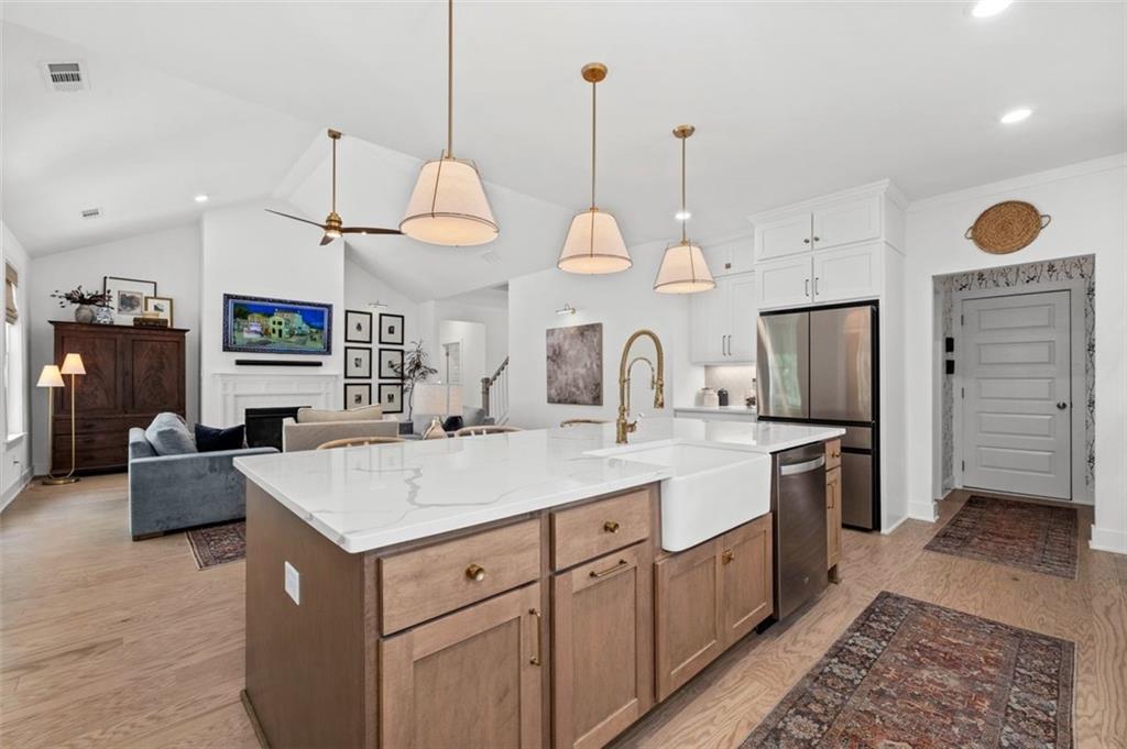 Gainesville, Georgia, 30506, United States, 5 Bedrooms Bedrooms, ,5 BathroomsBathrooms,Residential,For Sale,1846950