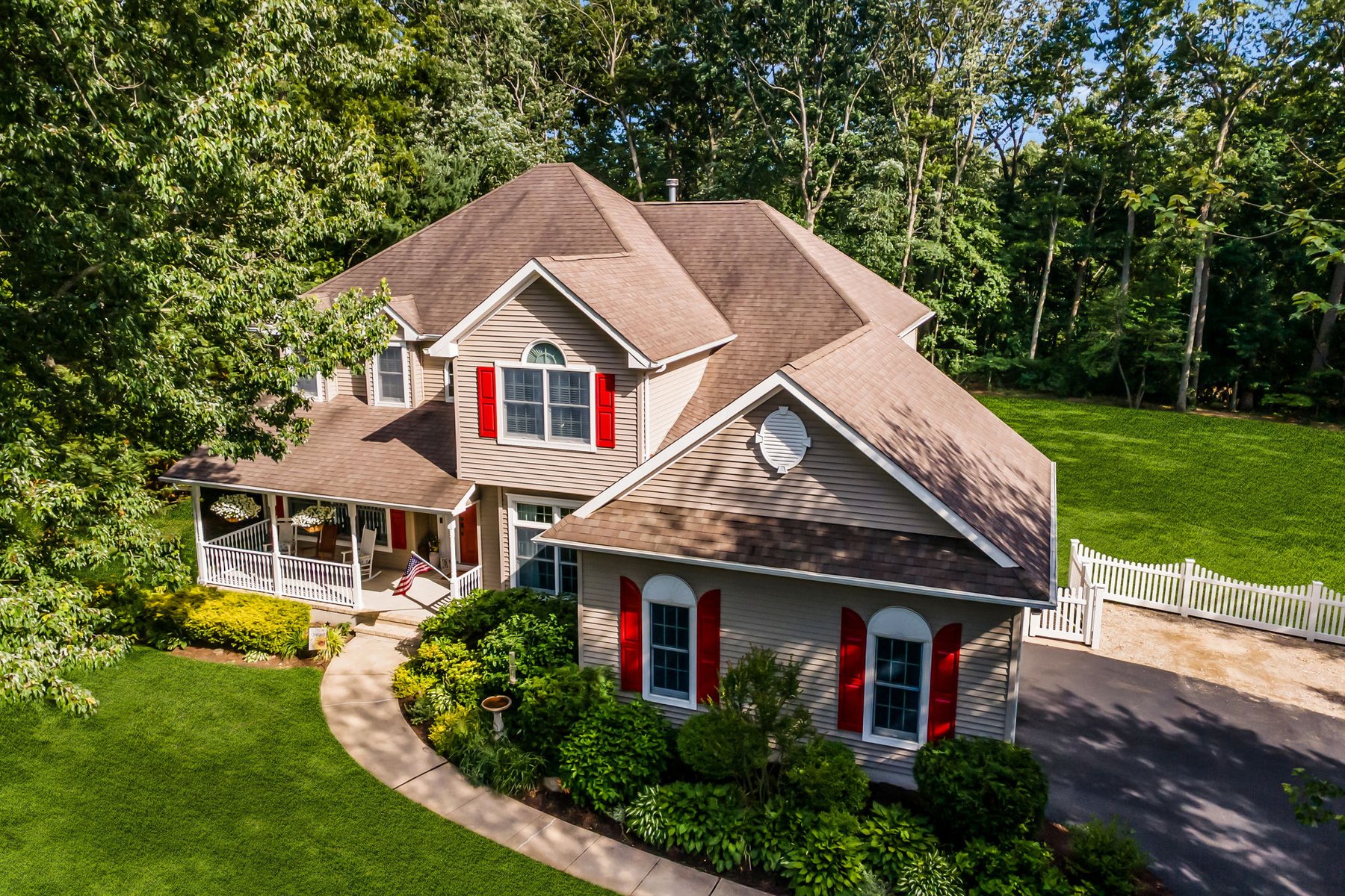  Stunning Colonial in Misty Hollow - 物件實景