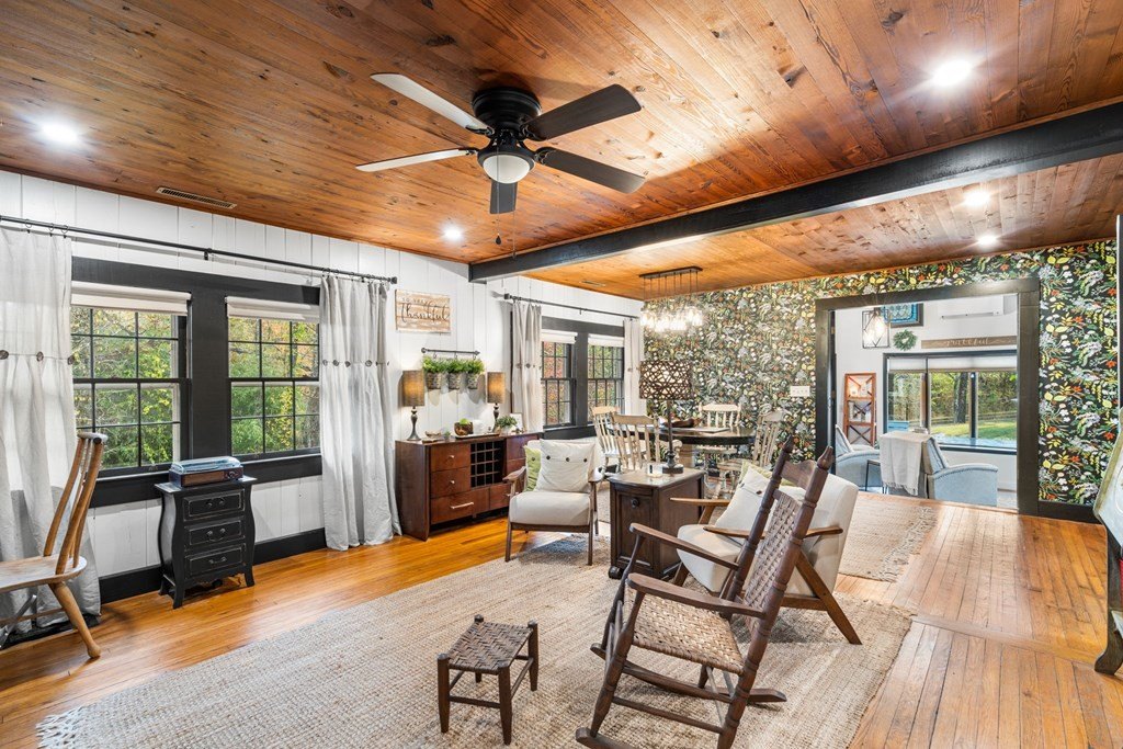 Brasstown, North Carolina, 28902, United States, 3 Bedrooms Bedrooms, ,3 BathroomsBathrooms,Residential,For Sale,1986118