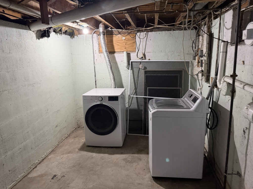 Methuen, Massachusetts, 01844, United States, 3 Bedrooms Bedrooms, ,2 BathroomsBathrooms,Residential,For Sale,2010745