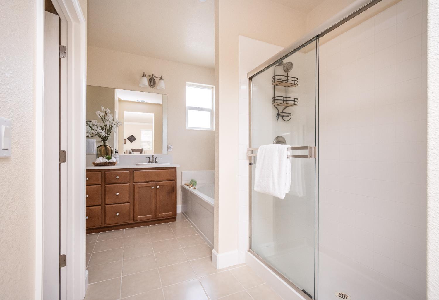 Folsom, California, 95630, United States, 4 Bedrooms Bedrooms, ,3 BathroomsBathrooms,Residential,For Sale,2000807