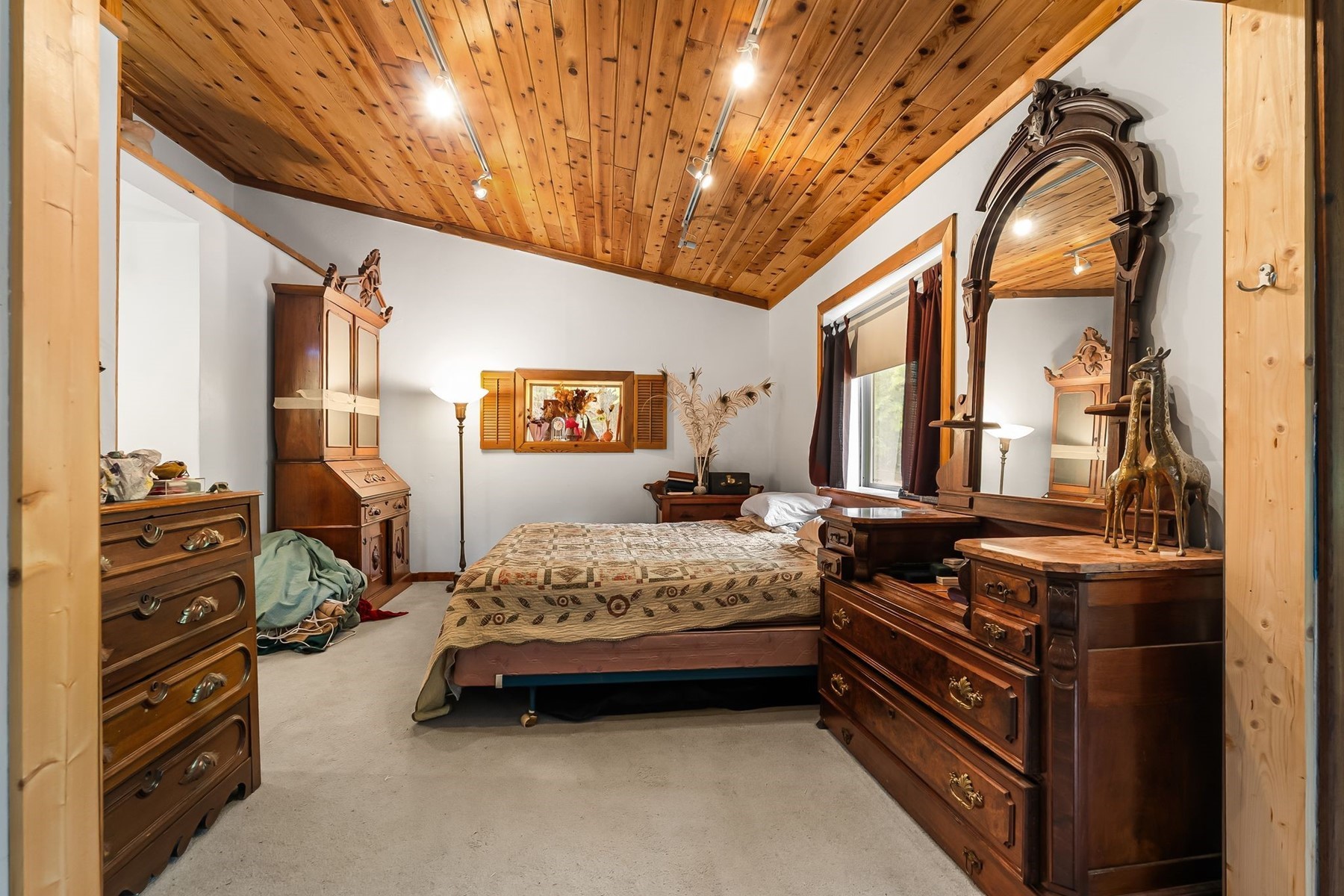  Tree Farm & Home on 6+ Acres - 物件實景