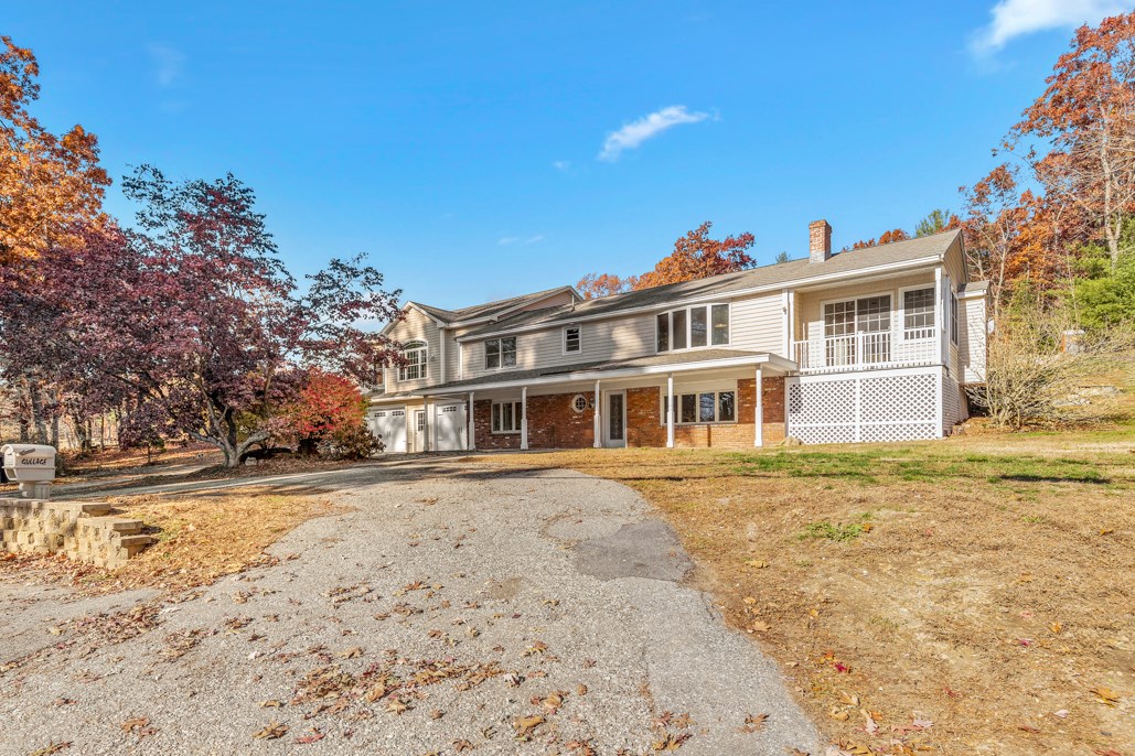 Billerica, Massachusetts, 01821, United States, 4 Bedrooms Bedrooms, ,4 BathroomsBathrooms,Residential,For Sale,1935395
