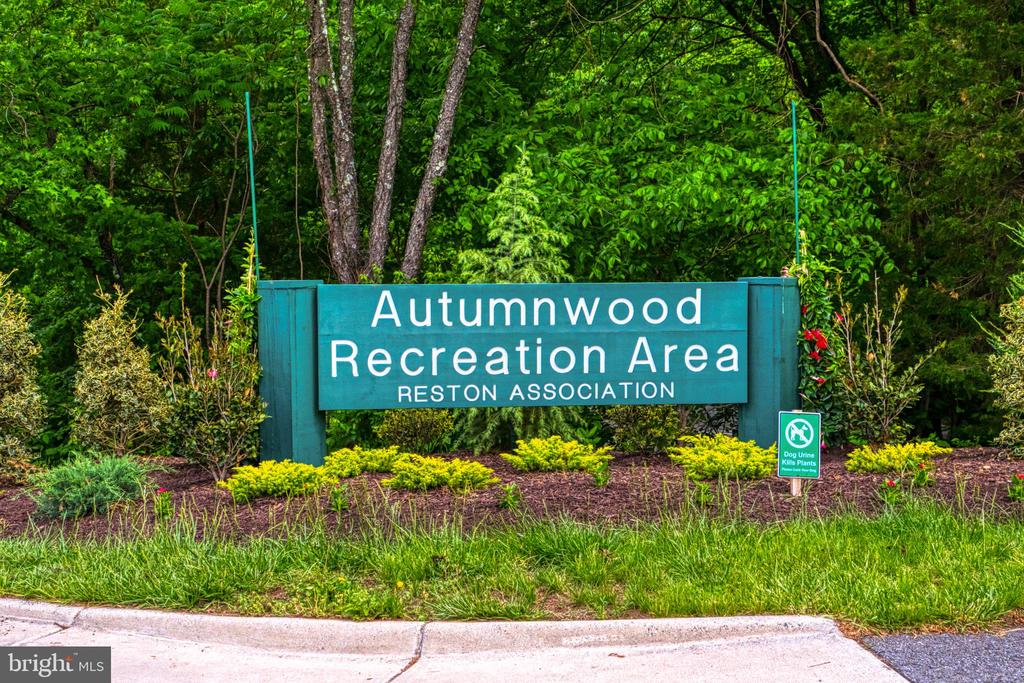 Reston, Virginia, 20194, United States, 3 Bedrooms Bedrooms, ,4 BathroomsBathrooms,Residential,For Sale,1942632