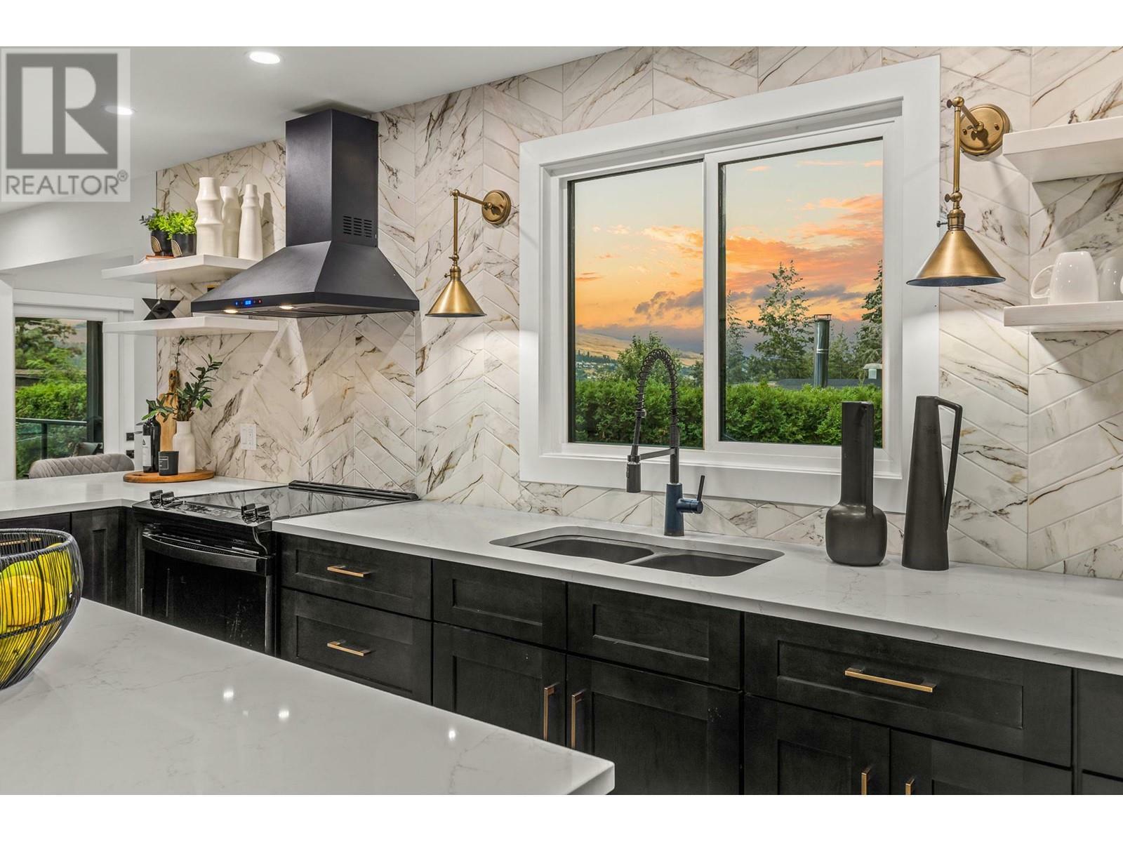 LAKE COUNTRY, British Columbia, V4V 2G9, CA, 5 Bedrooms Bedrooms, ,3 BathroomsBathrooms,Residential,For Sale,1837483