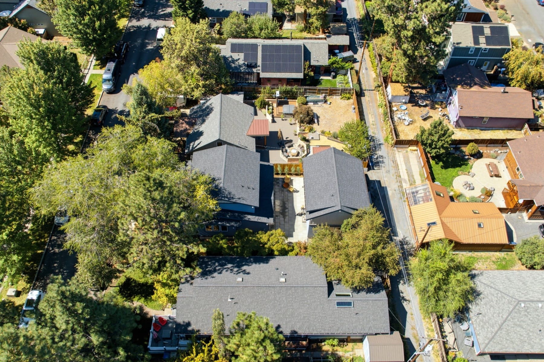  1548 NW Elgin Avenue #1 & 2 Bend, OR 97703 - 物件實景