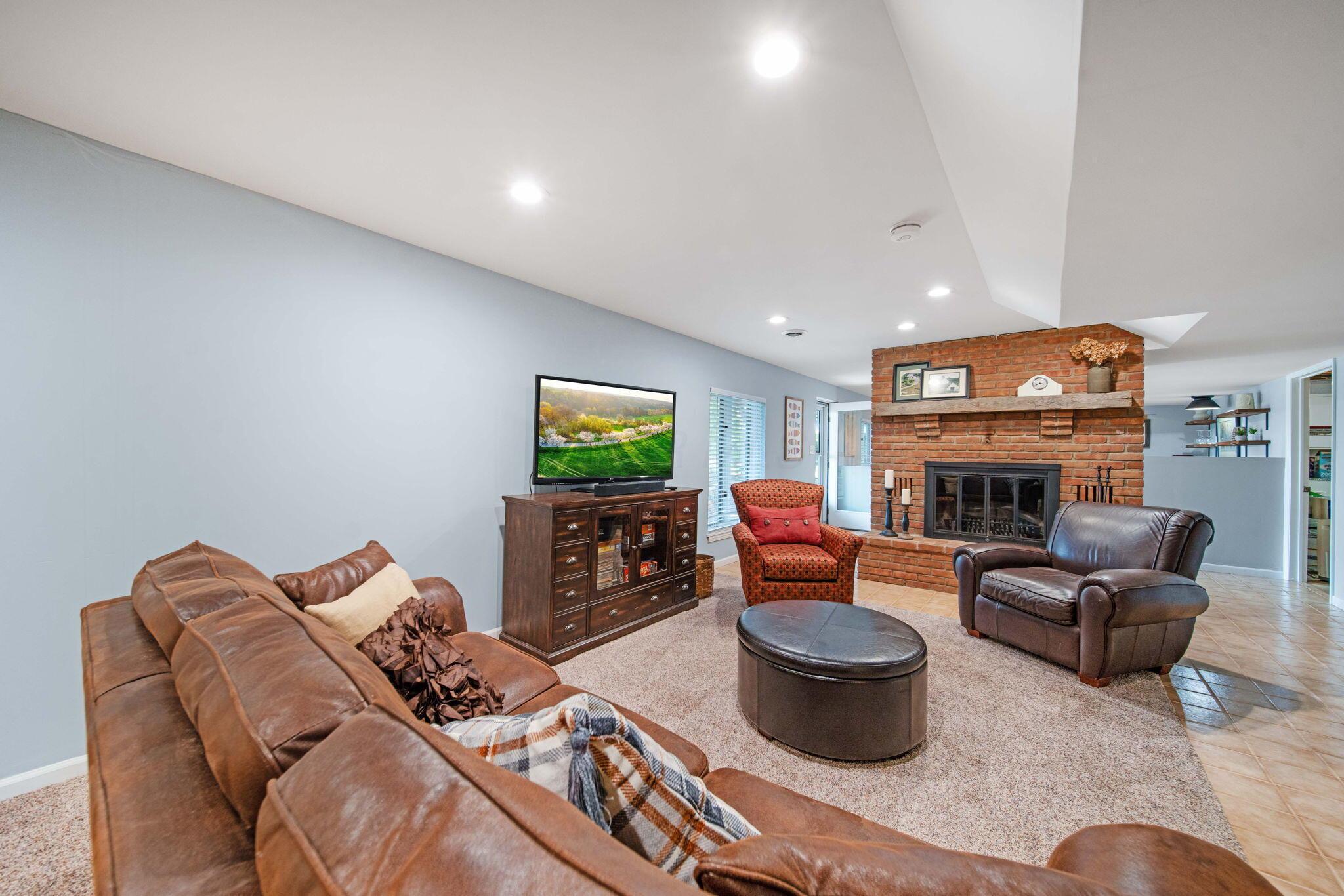 Mount Gilead, Ohio, 43338, United States, 3 Bedrooms Bedrooms, ,4 BathroomsBathrooms,Residential,For Sale,1983535